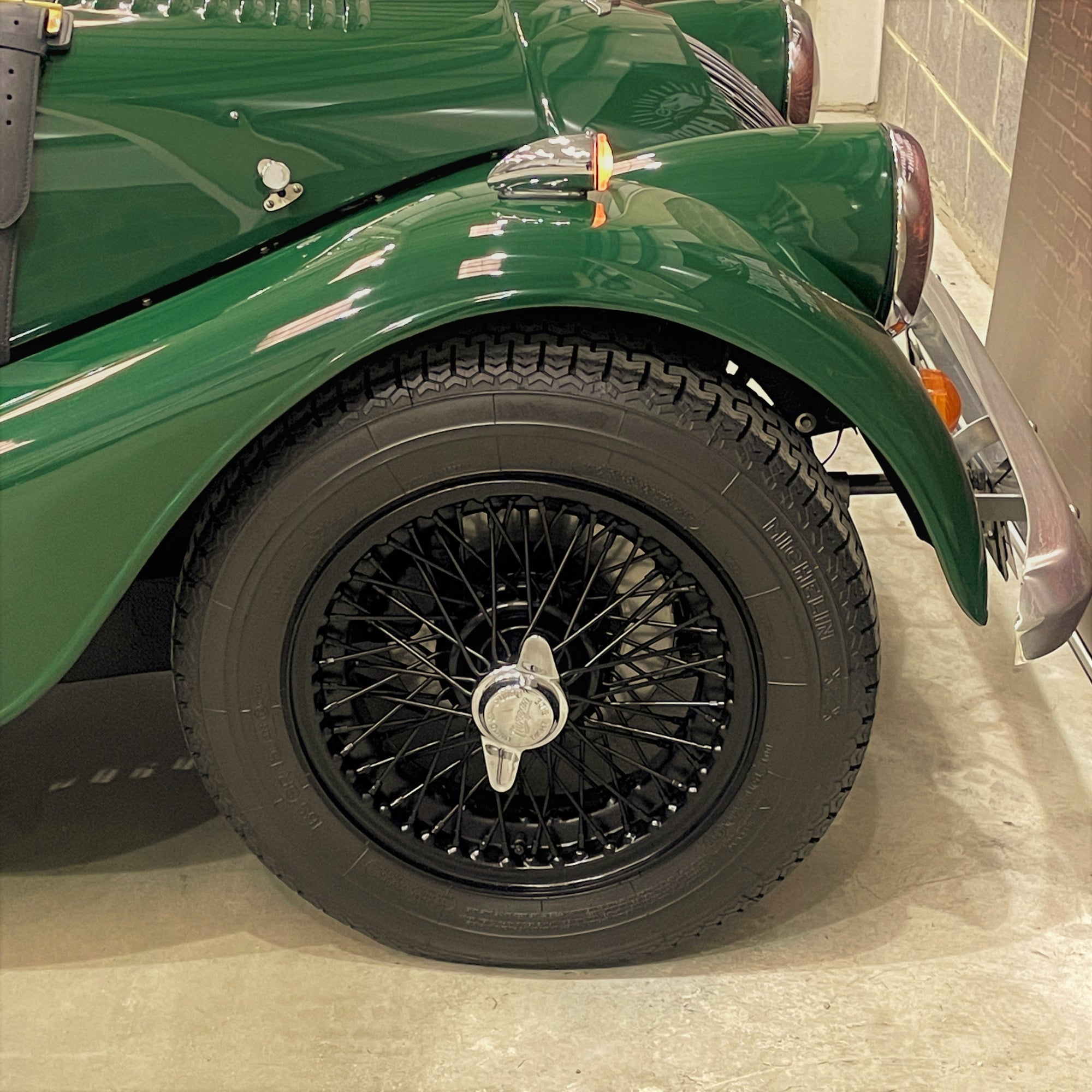 Morgan 4/4 - Solid Morgan Green