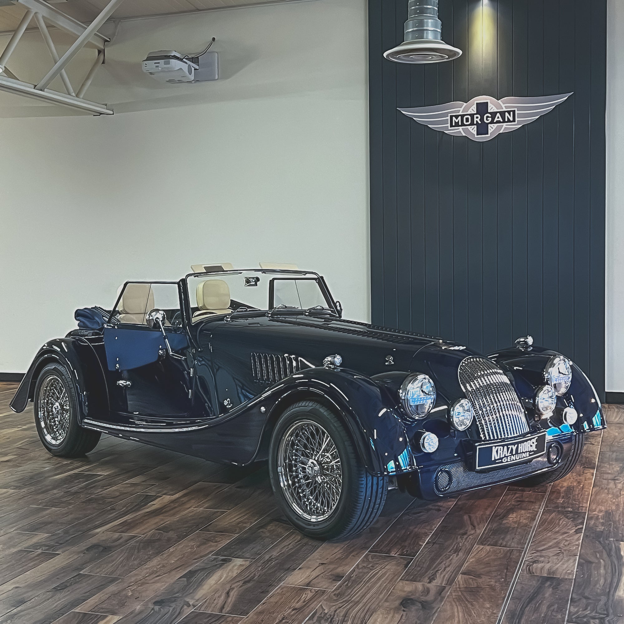 Morgan Plus Four Automatic - Classic Ferrari Midnight Blue