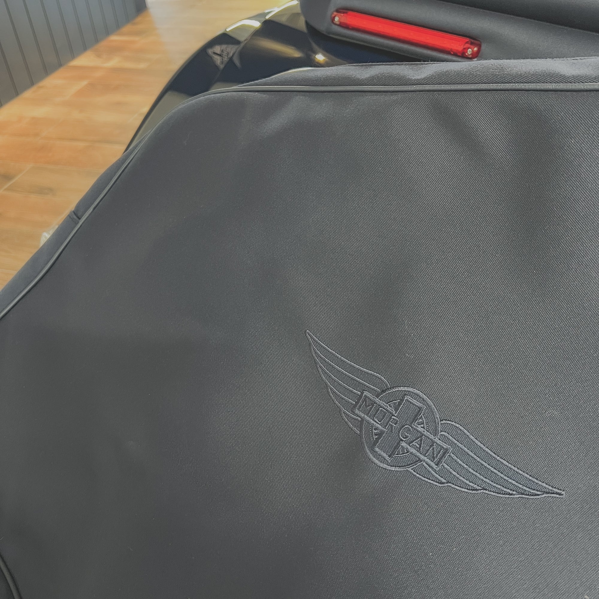 Morgan Plus Four Automatic - Classic Ferrari Midnight Blue