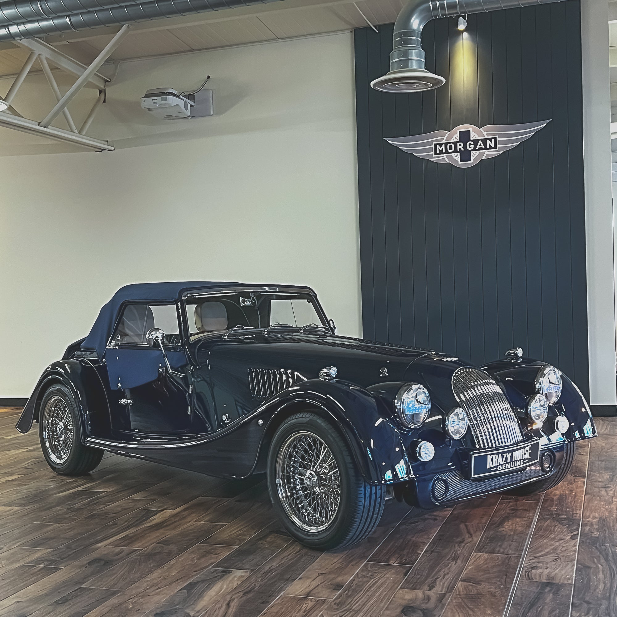 Morgan Plus Four Automatic - Classic Ferrari Midnight Blue