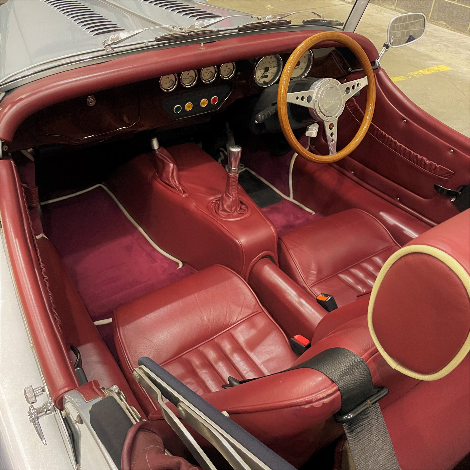 Morgan Roadster 3.0 V6 225 BHP - Floret Silver