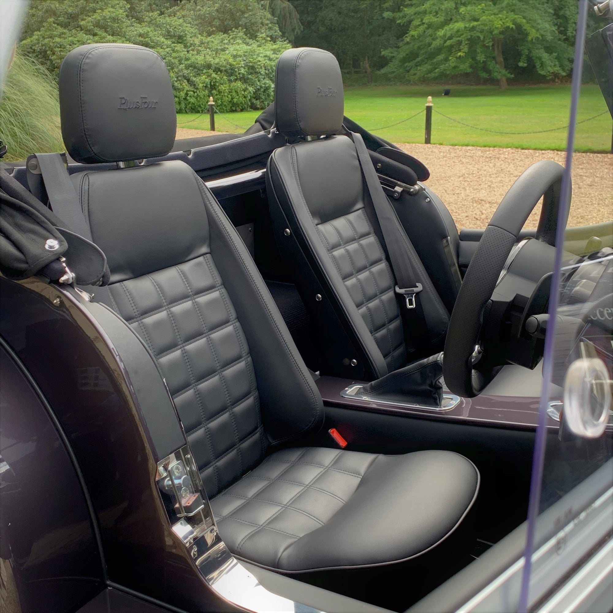 Morgan Plus Four - Metallic Morgan Regal Grey