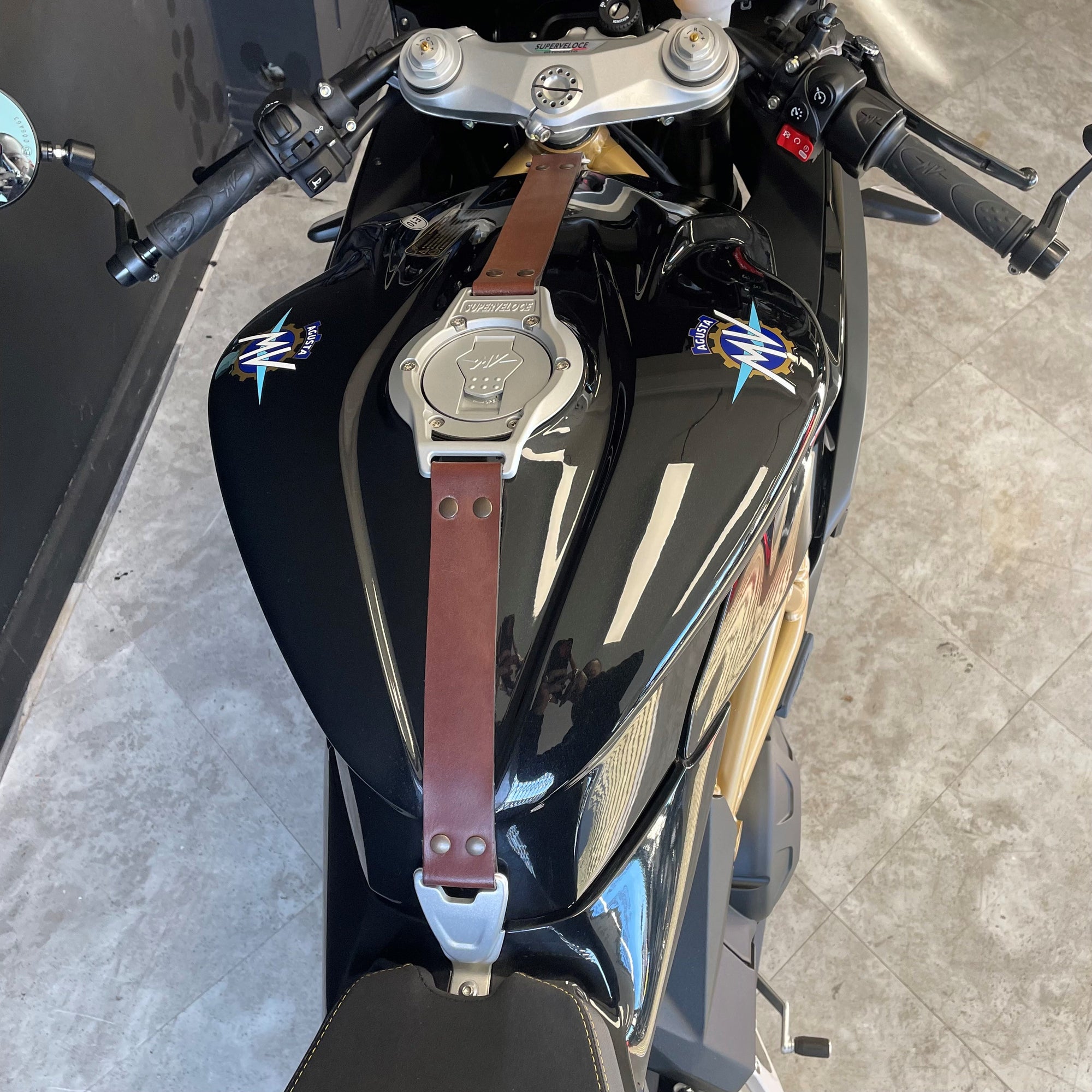 MV Agusta - Superveloce - Nero/Grigio Black/Grey - PreLoved