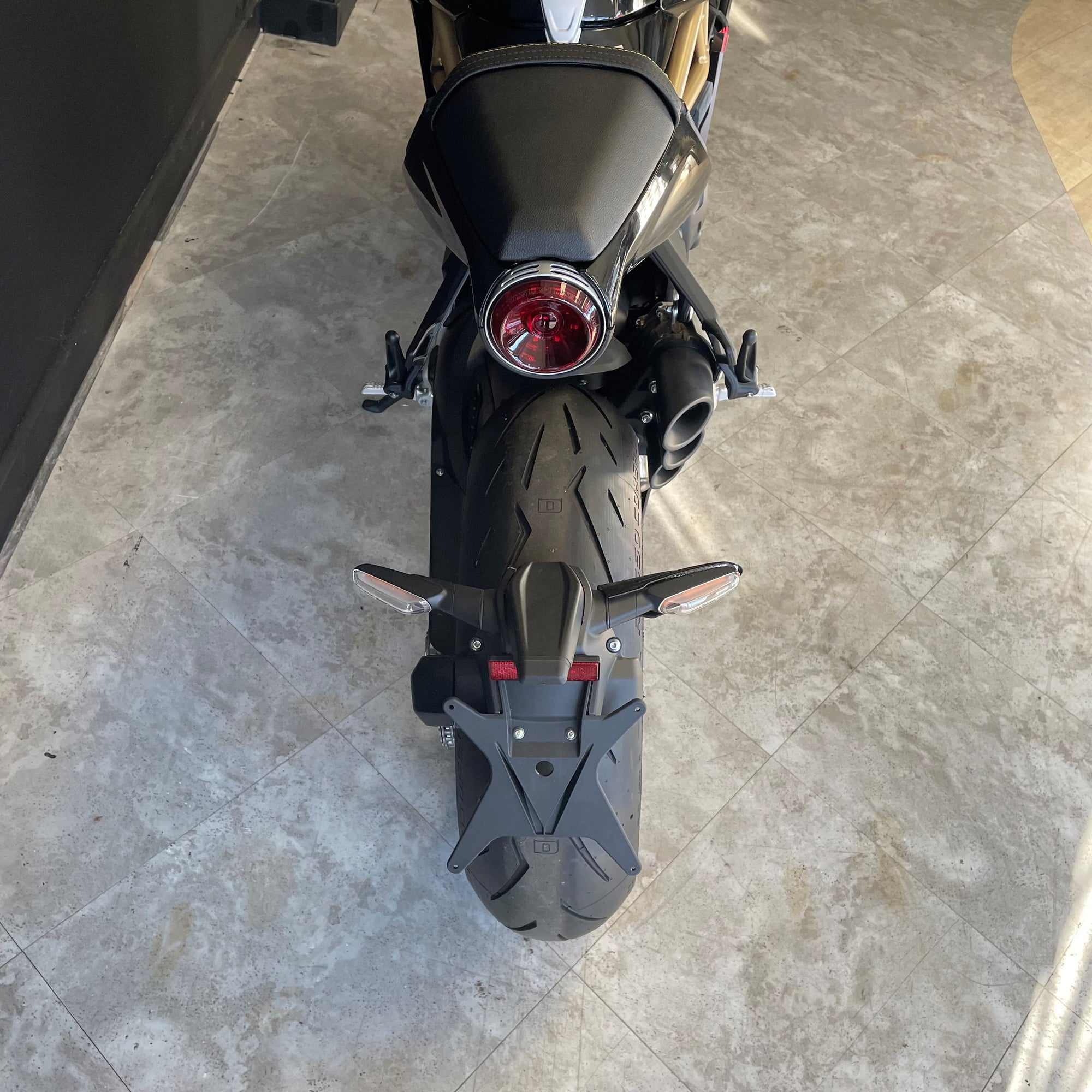 MV Agusta - Superveloce - Nero/Grigio Black/Grey - PreLoved