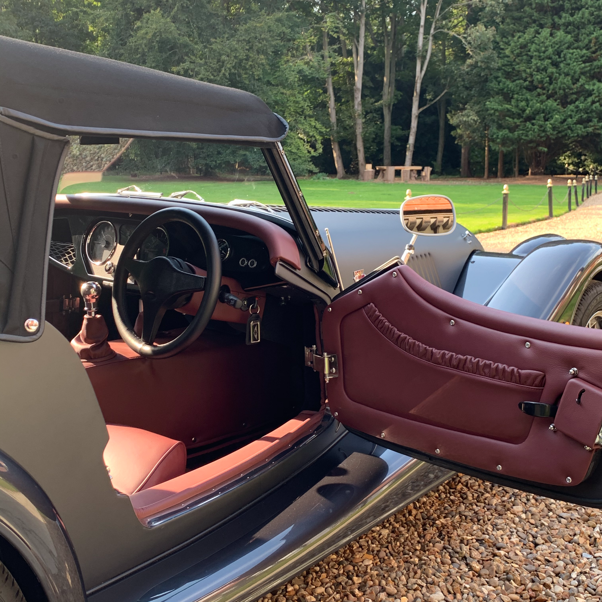 Morgan Roadster - Shadow Edition