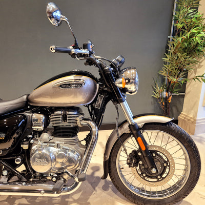 Royal Enfield Meteor 350 - Aurora Black