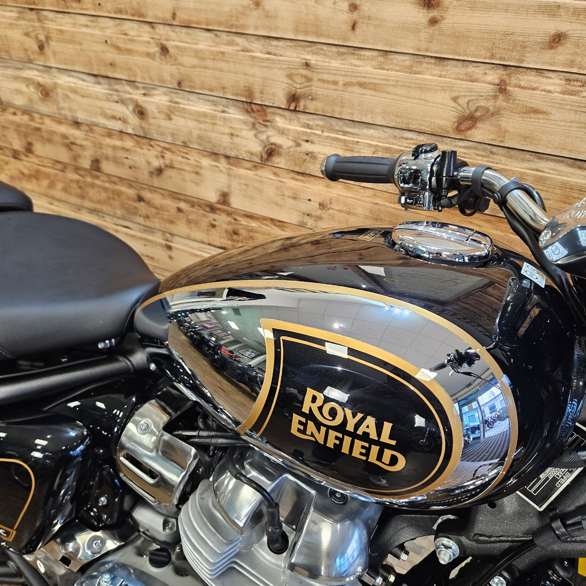 ROYAL ENFIELD CLASSIC 650 -  Black/Chrome