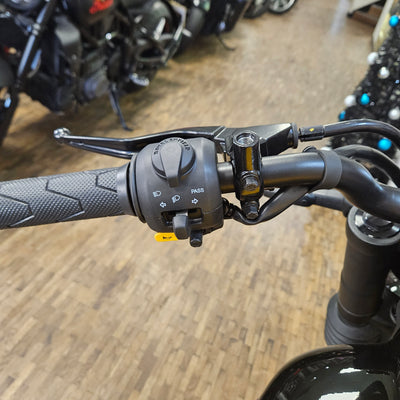 ROYAL ENFIELD GUERILLA 450 - Yellow Ribbon