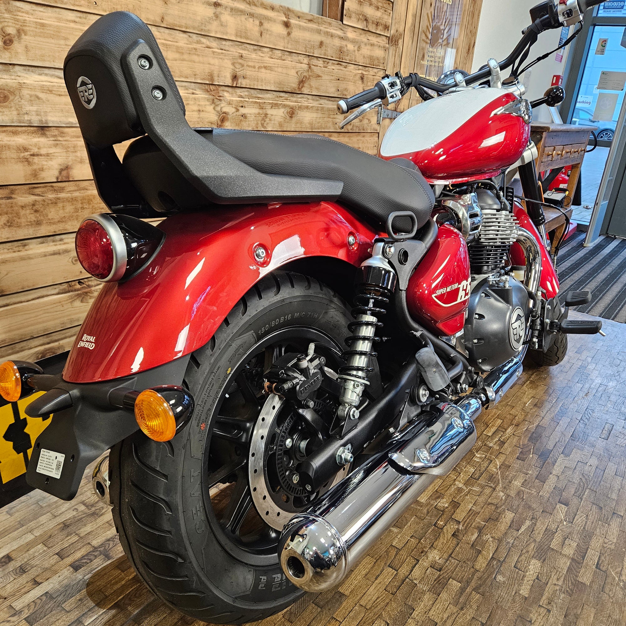 ROYAL ENFIELD SUPER METEOR 650 - Celestial Red