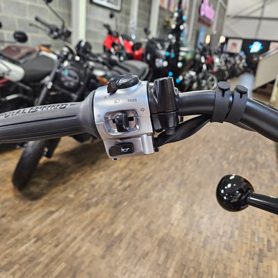 xROYAL ENFIELD SUPER METEOR 650 - Celestial Red