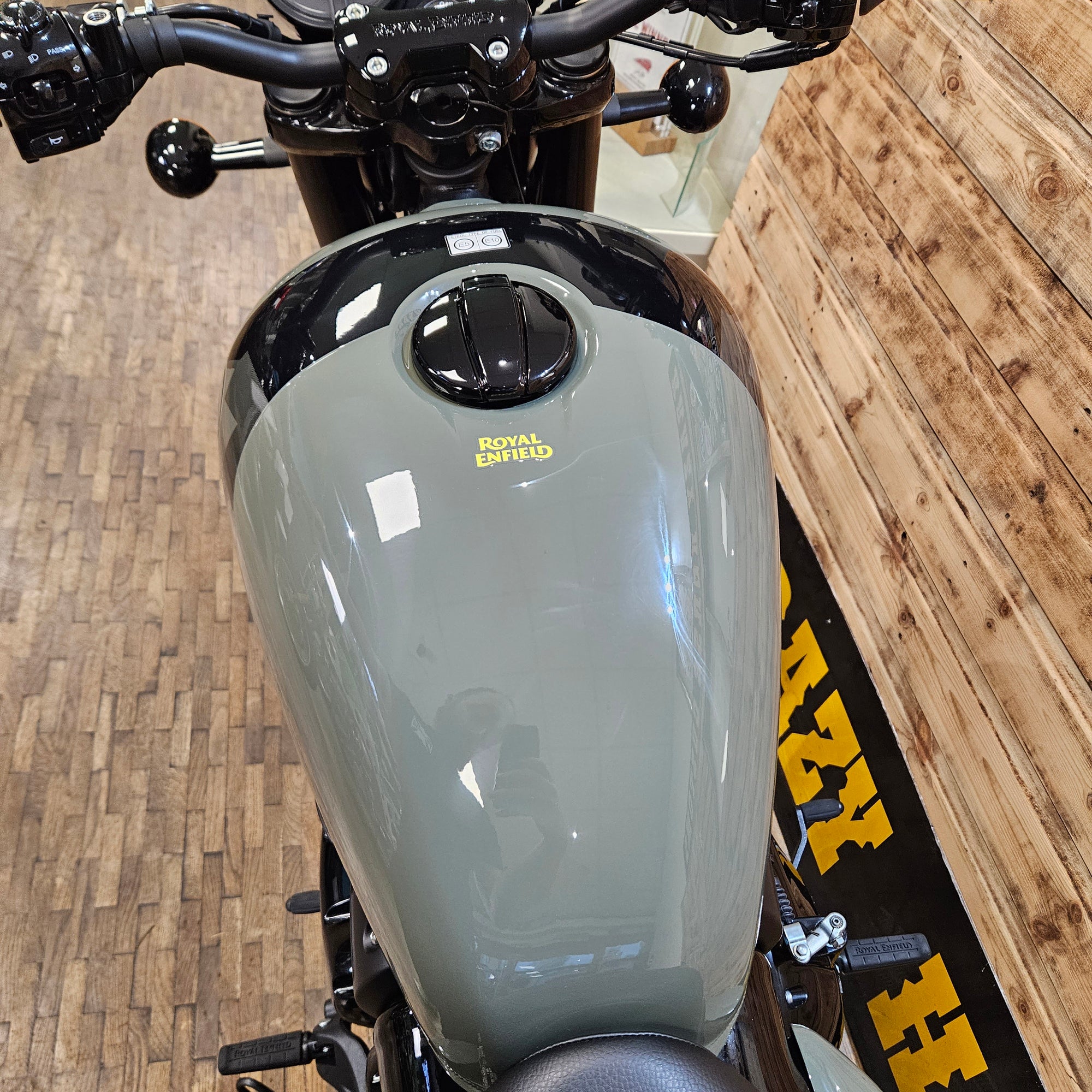 ROYAL ENFIELD SHOTGUN 650 - Green Drill