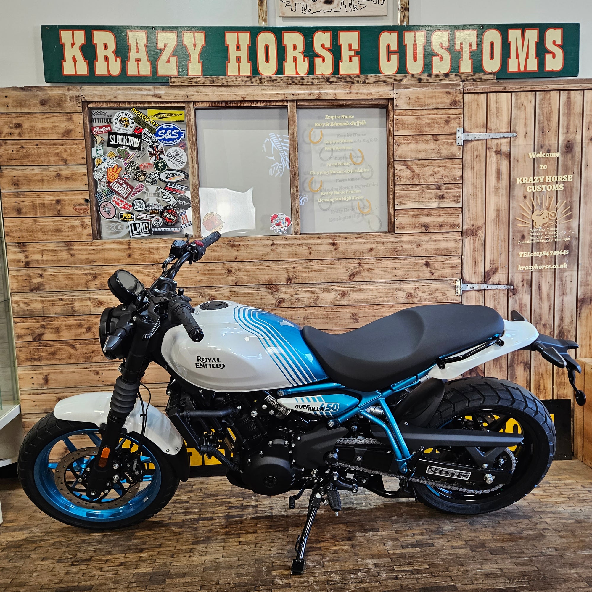 ROYAL ENFIELD GUERILLA 450 - Brava Blue