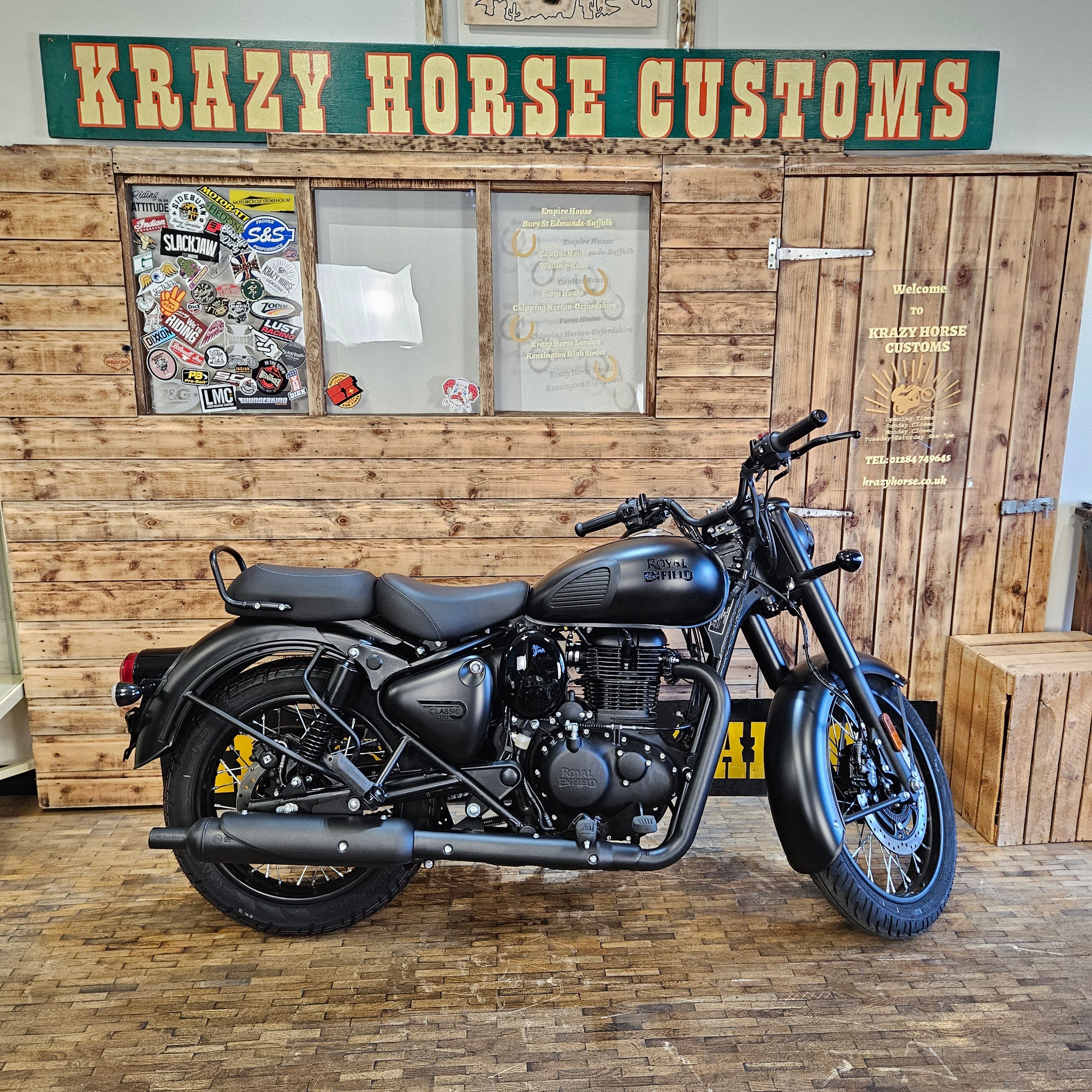 ROYAL ENFIELD CLASSIC 350 - Stealth Black