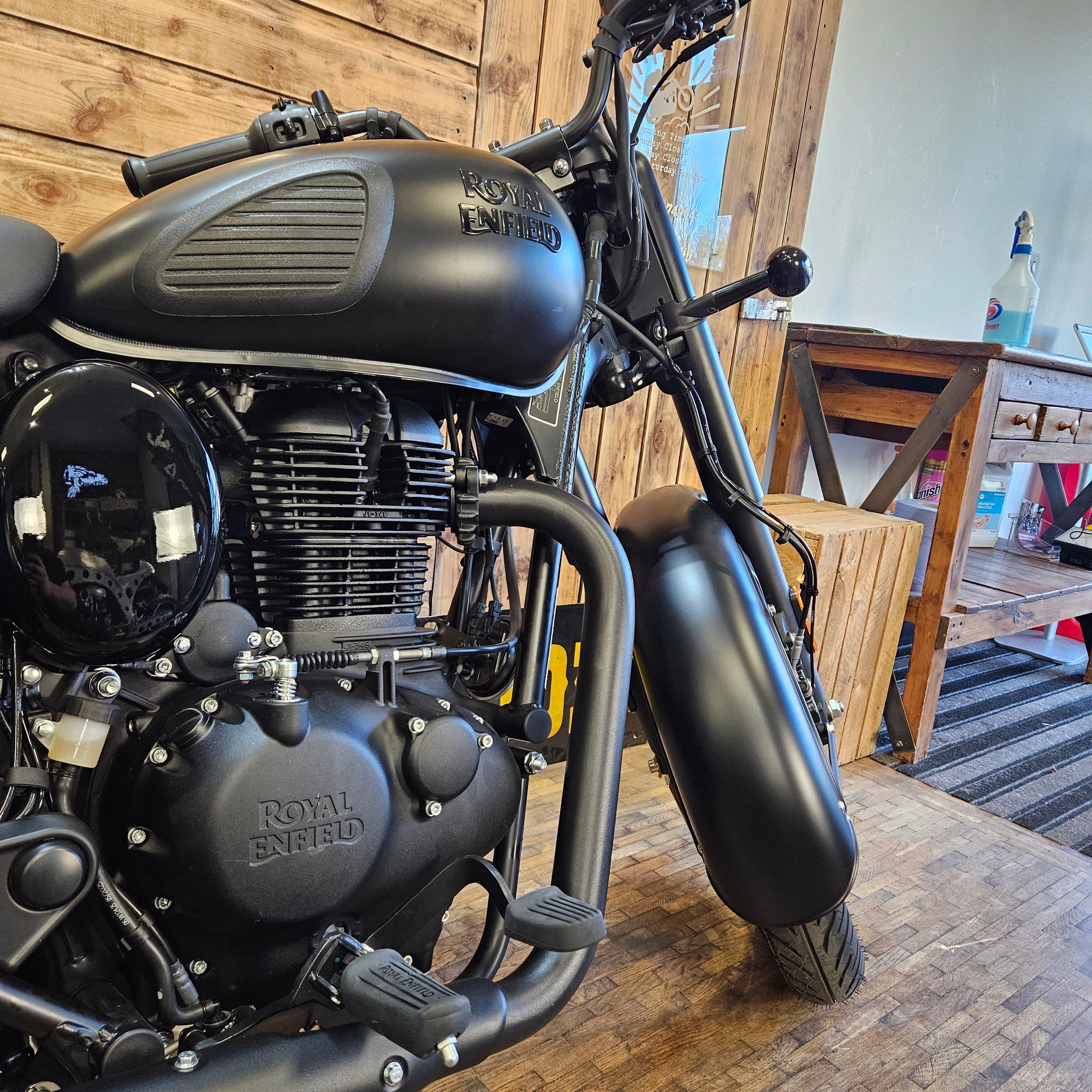 ROYAL ENFIELD CLASSIC 350 - Stealth Black