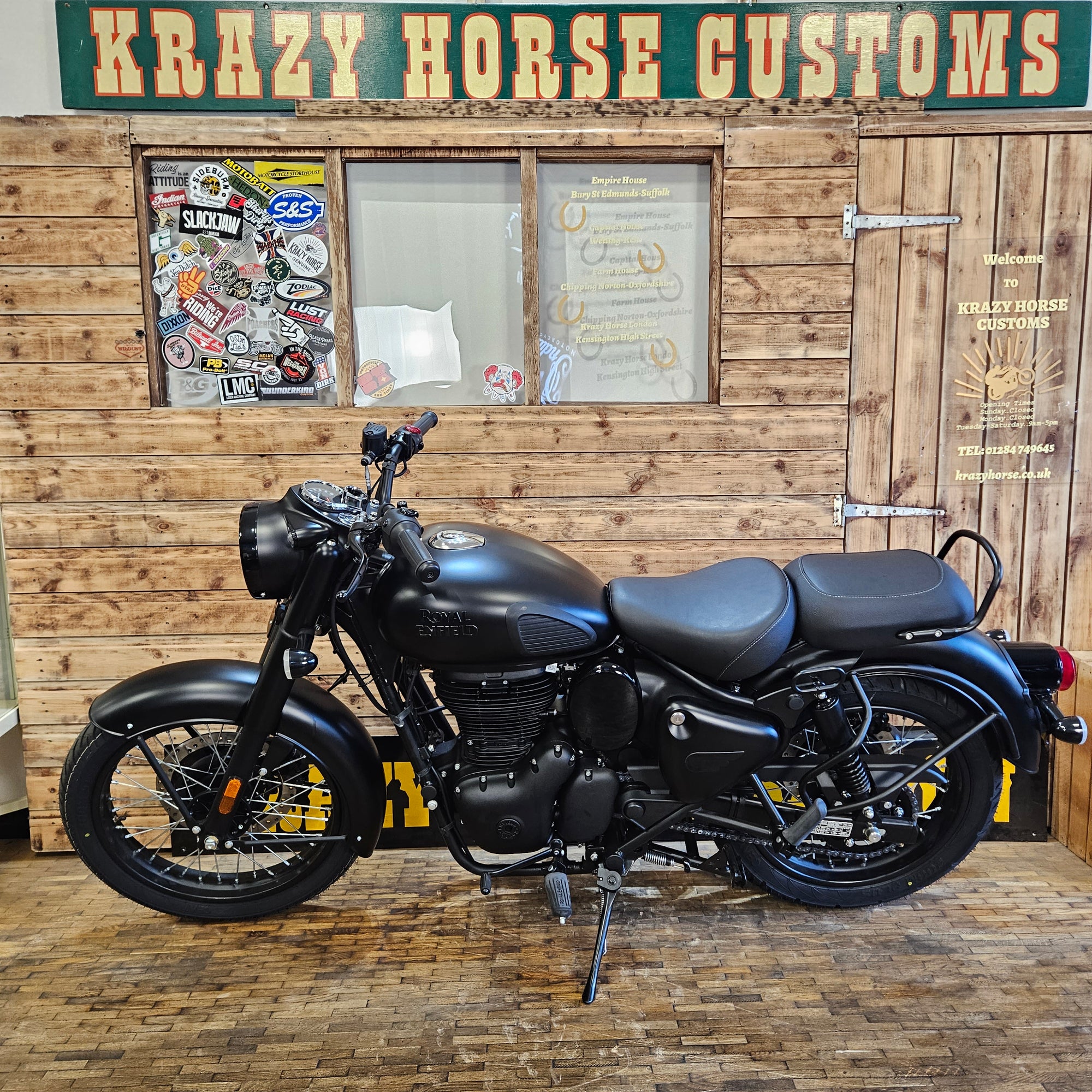 ROYAL ENFIELD CLASSIC 350 - Stealth Black