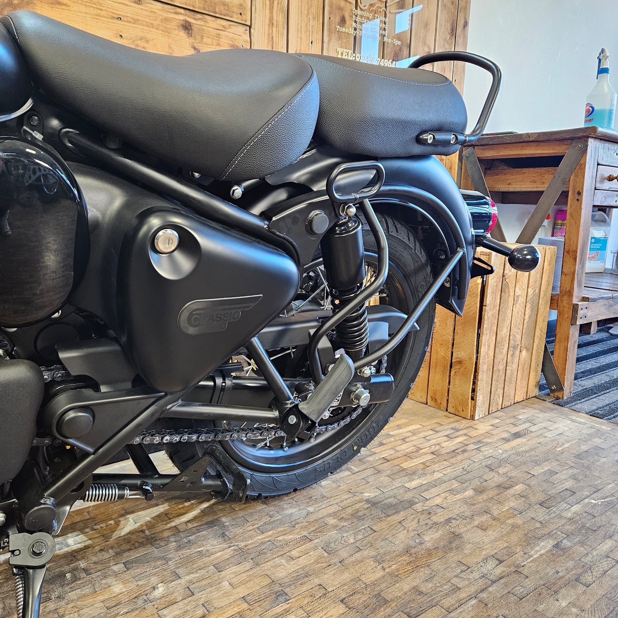 ROYAL ENFIELD CLASSIC 350 - Stealth Black