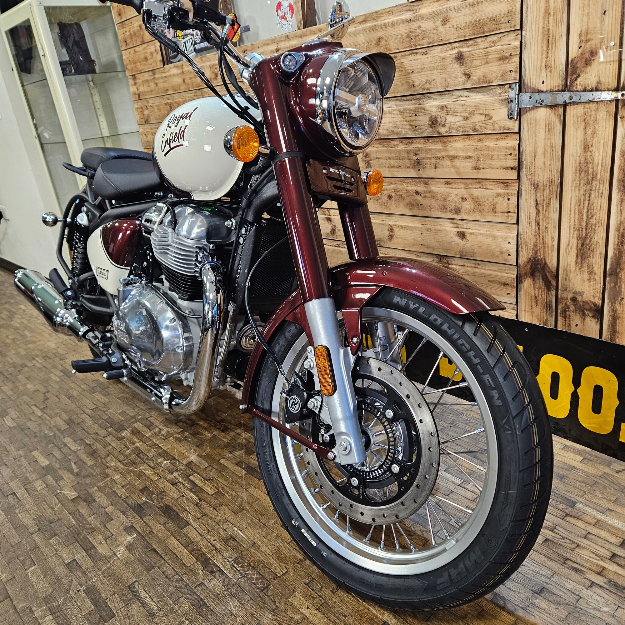 ROYAL ENFIELD CLASSIC 650 - Vallam Red