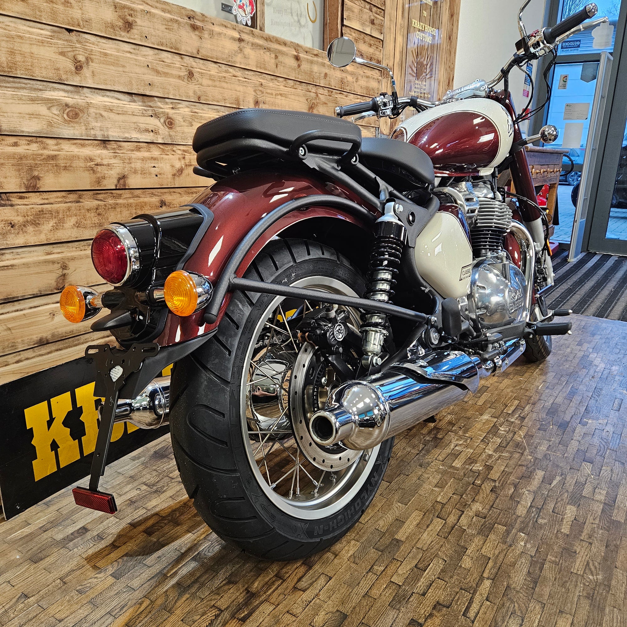 ROYAL ENFIELD CLASSIC 650 - Vallam Red