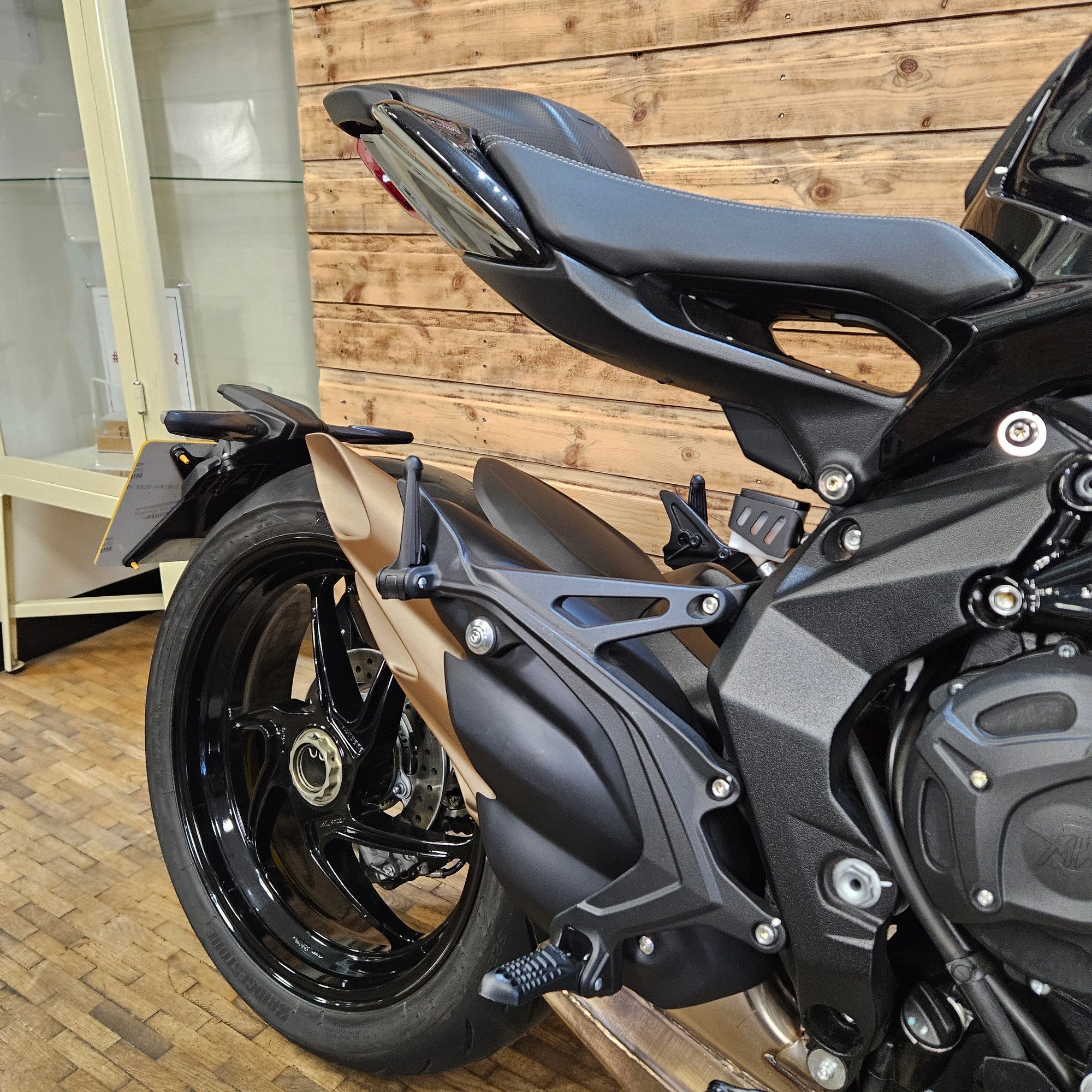 MV AGUSTA BRUTALE 800R - MET BLACK - PreLoved