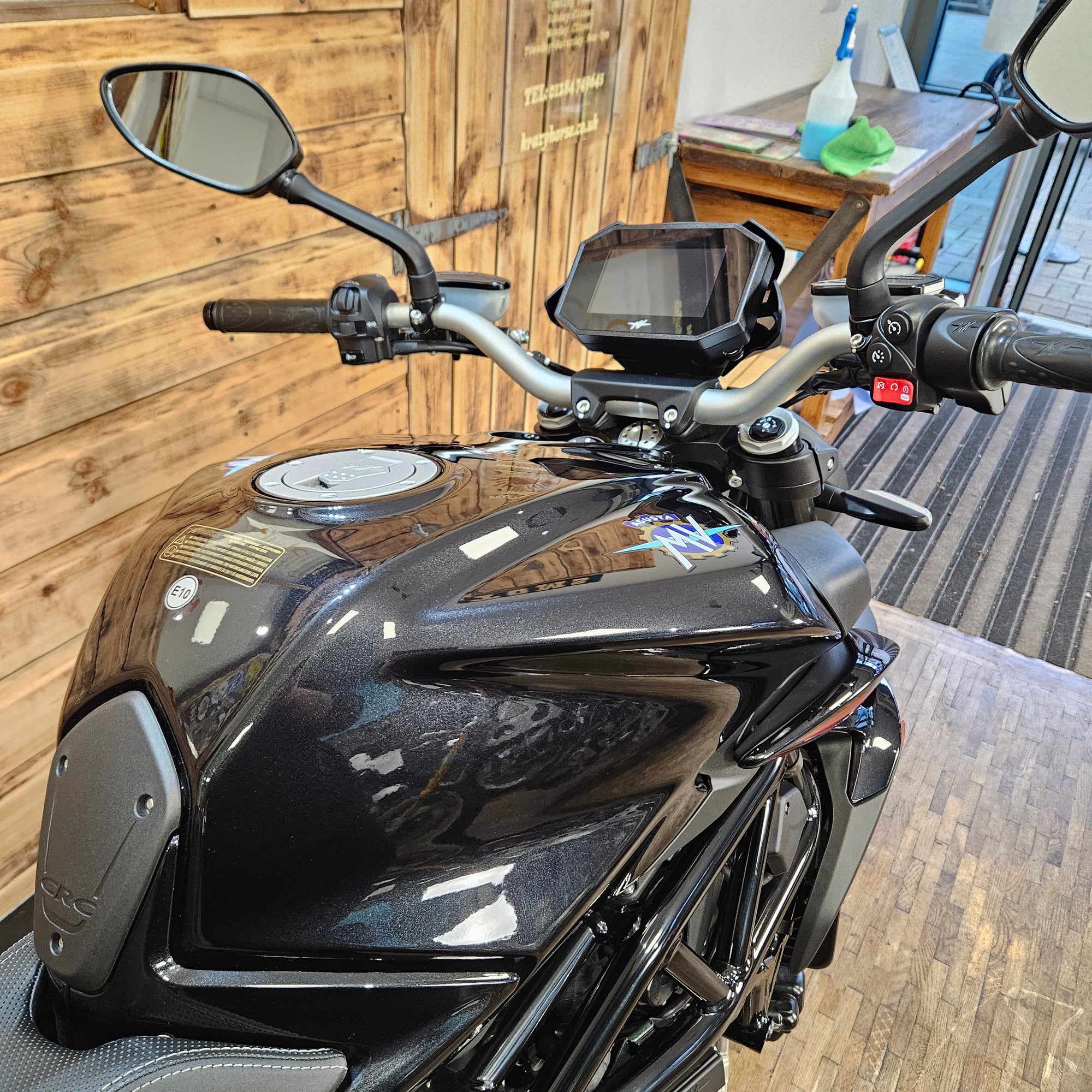 MV AGUSTA BRUTALE 800R - MET BLACK - PreLoved