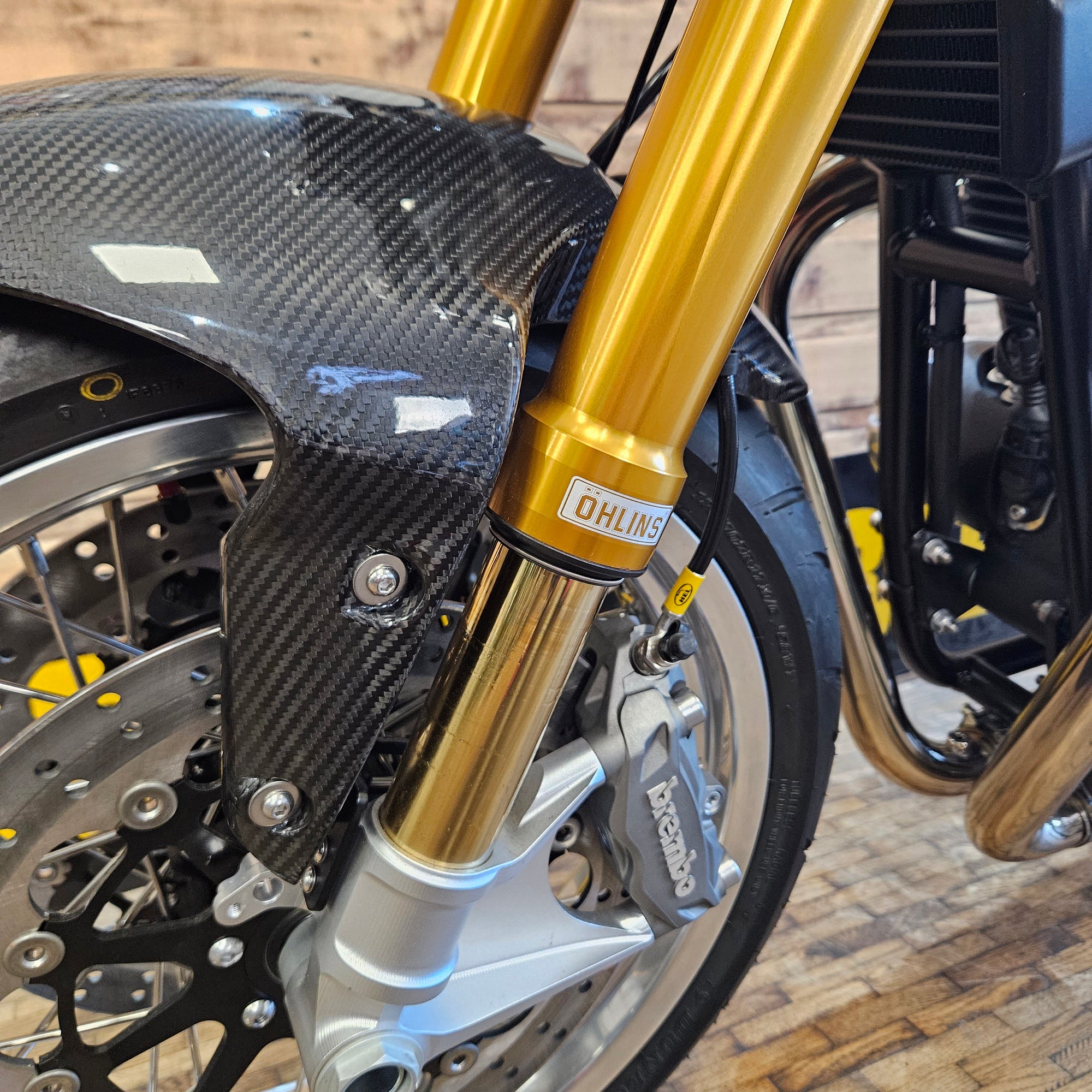 NORTON 961 CR - MATRIX BLACK Polished rims