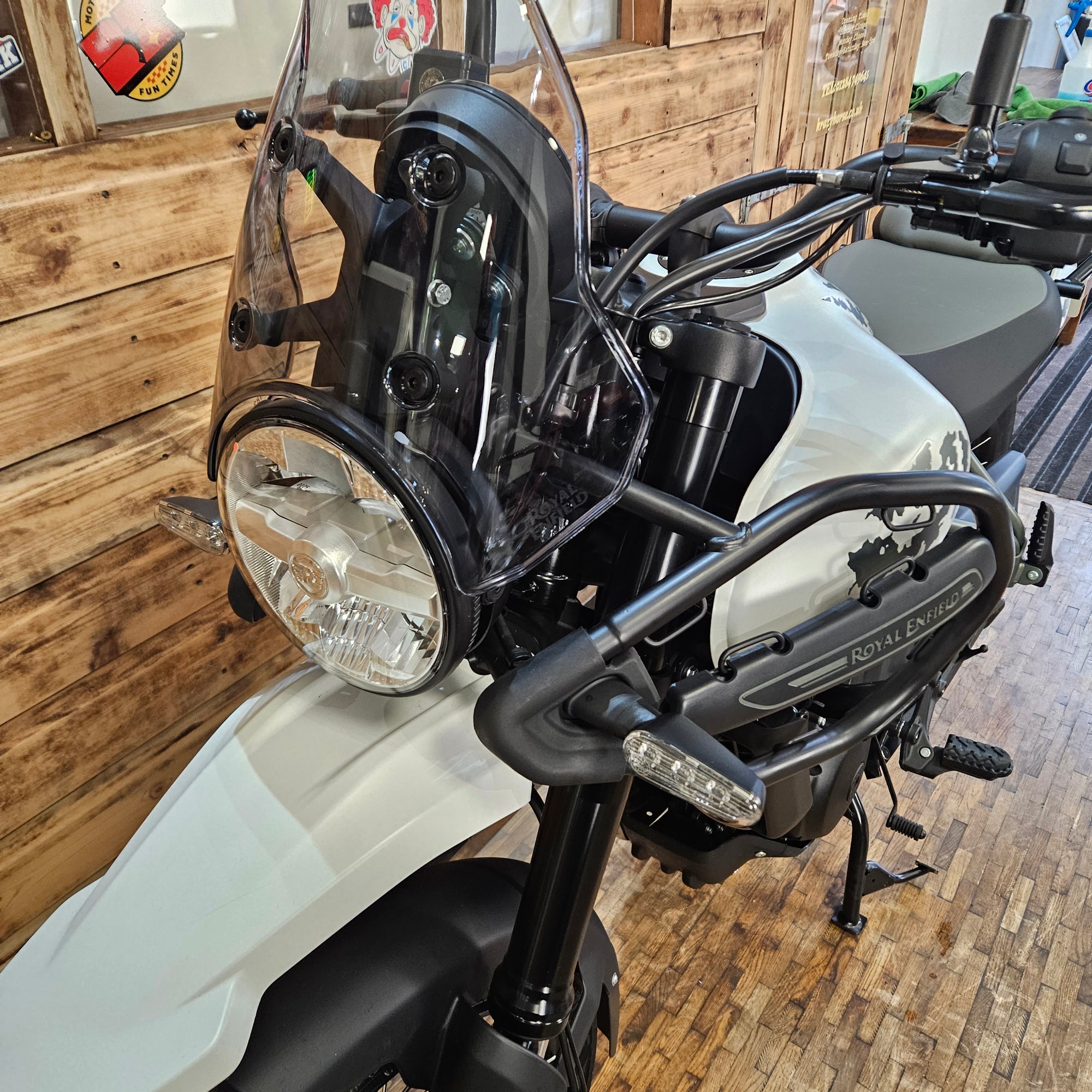 ROYAL ENFIELD HIMALAYAN 450 - Kamet White - PreRegistered