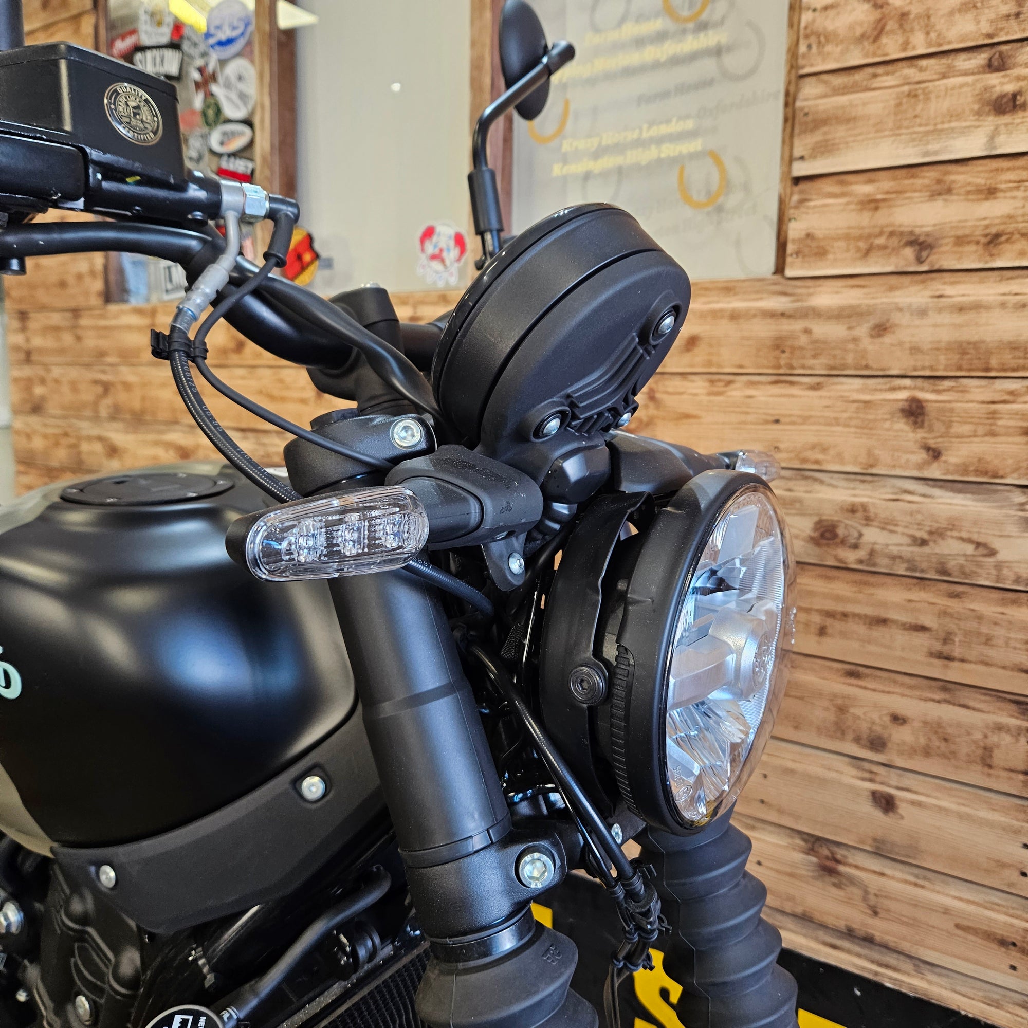 ROYAL ENFIELD GUERILLA 450 - Ash Green - PreRegistered