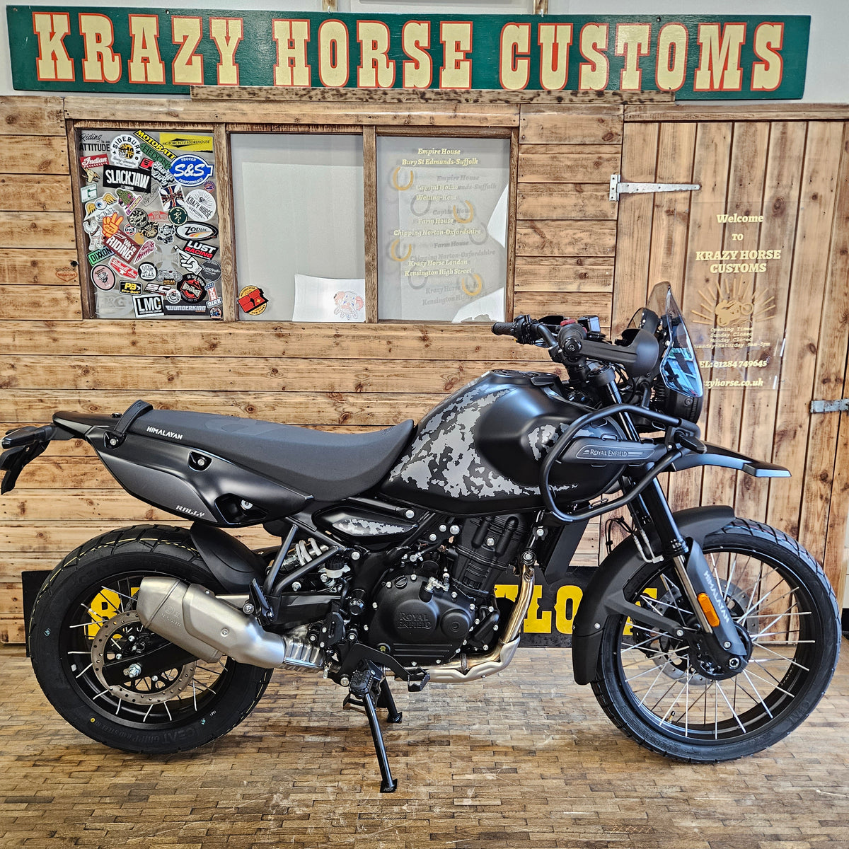 ROYAL ENFIELD HIMALAYAN 450 - Mana Black