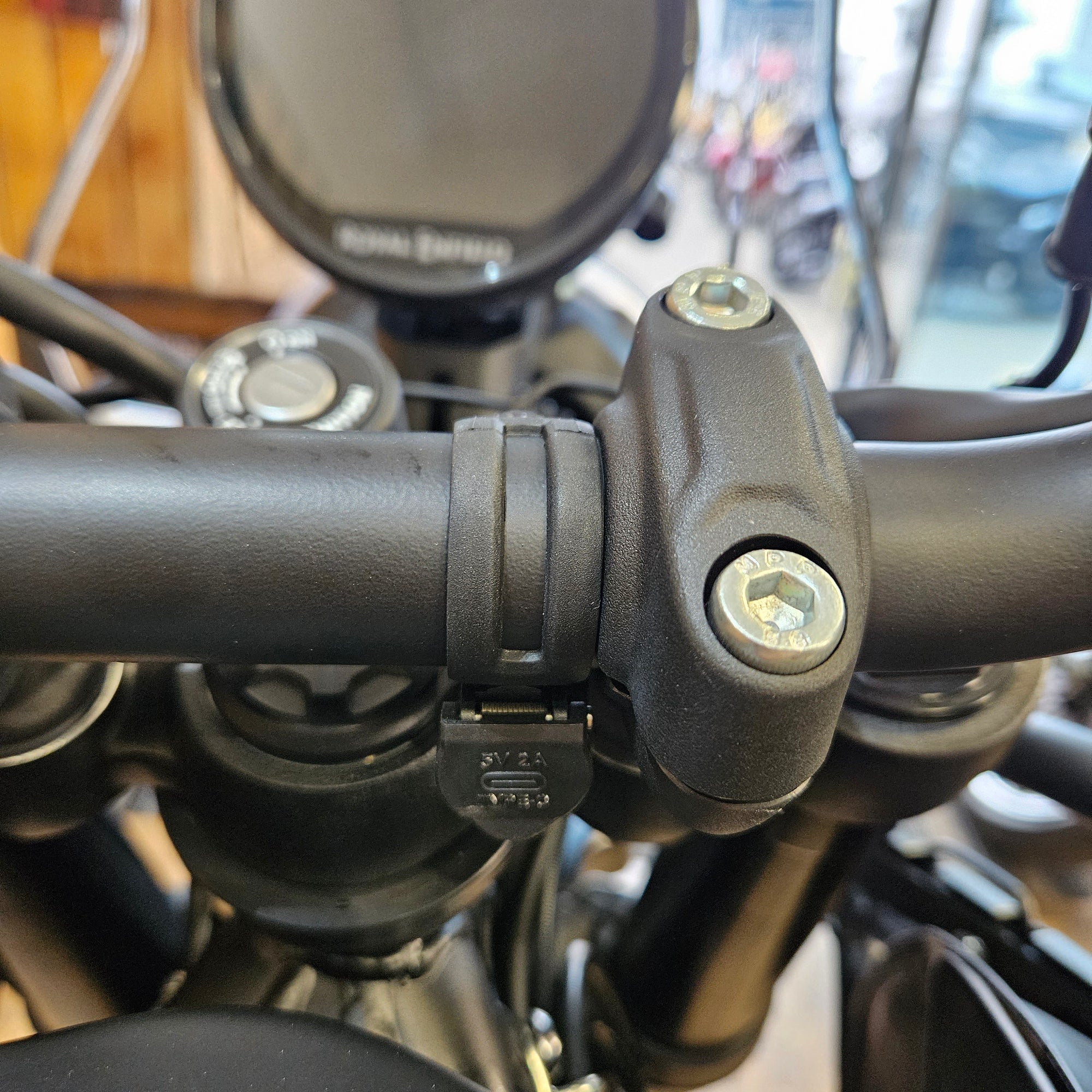 ROYAL ENFIELD HIMALAYAN 450 - Mana Black