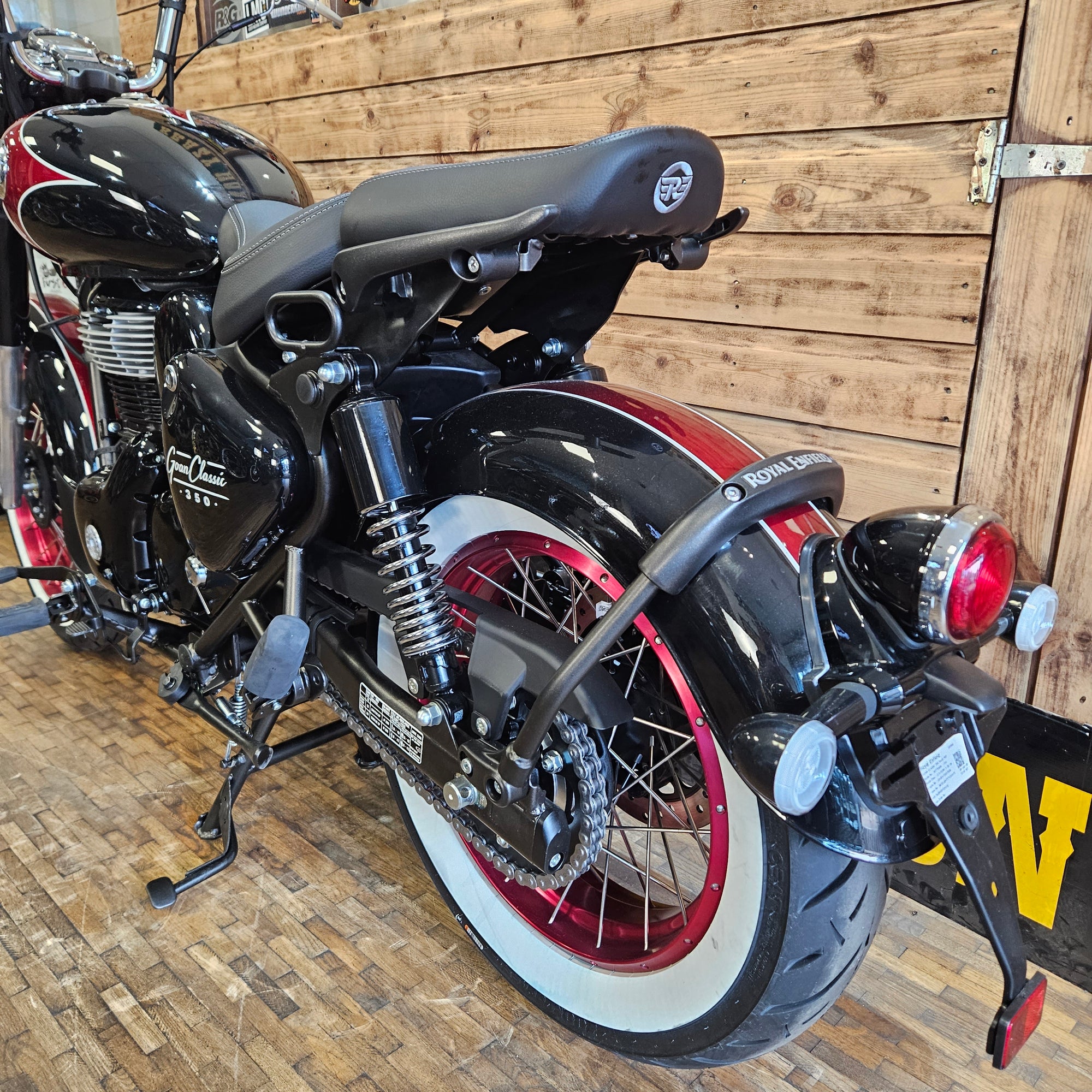 Royal Enfield Goan 350 - Rave Red