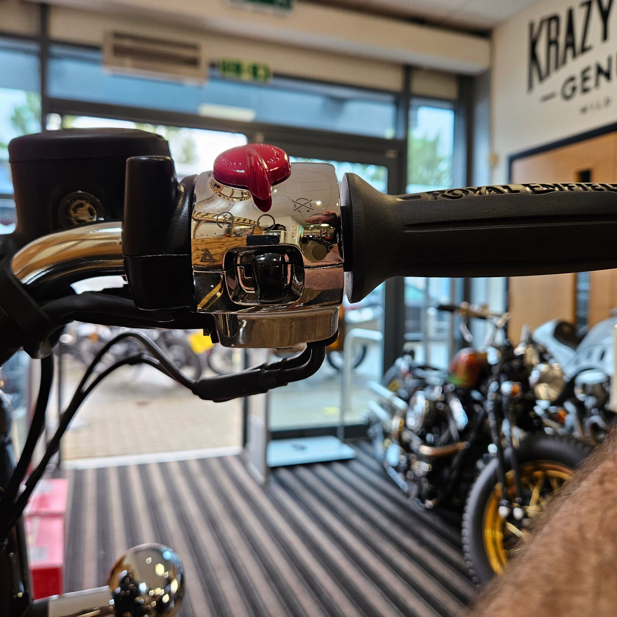 ROYAL ENFIELD BULLET 650 - Cannon Black