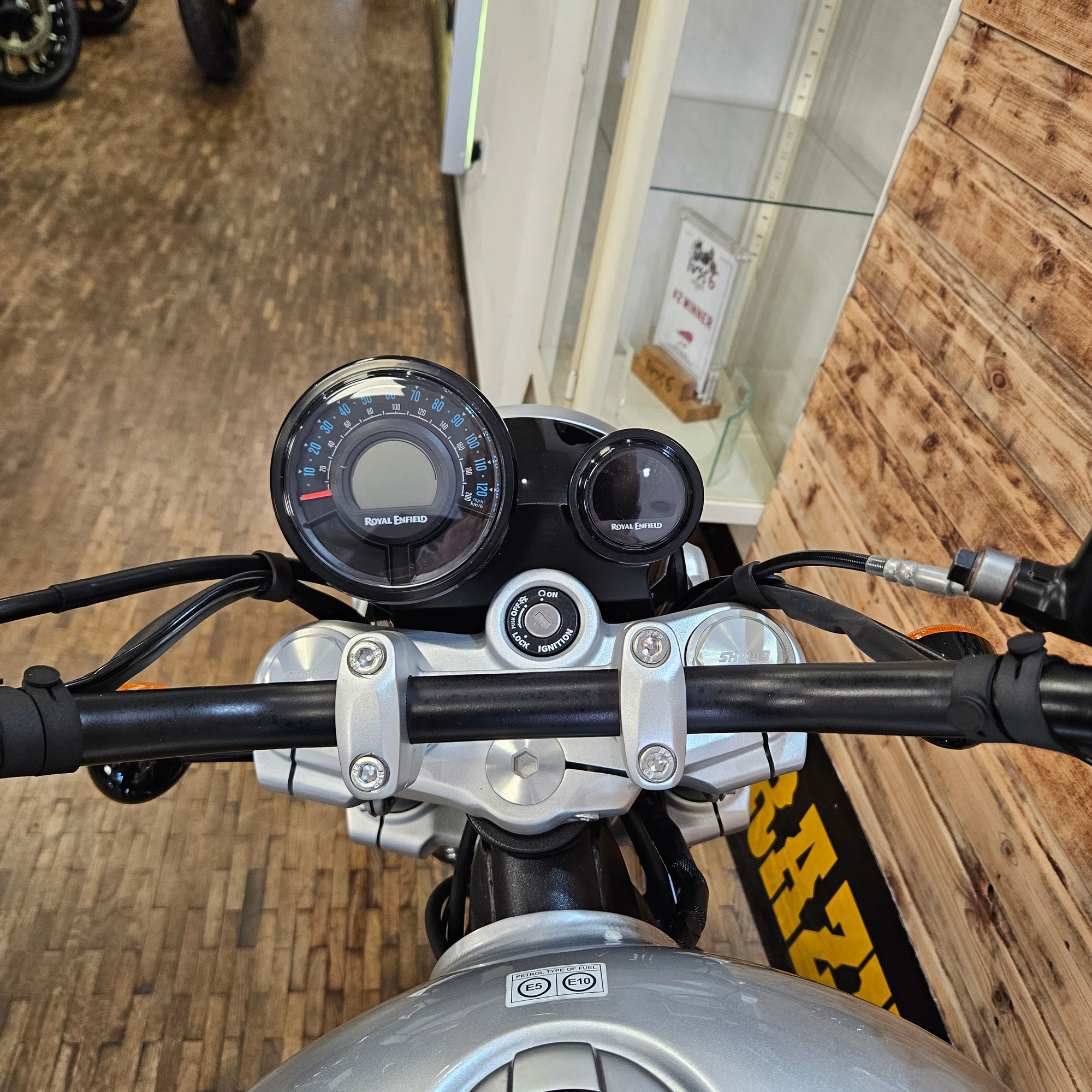 ROYAL ENFIELD SUPER METEOR 650 - Interstellar Grey