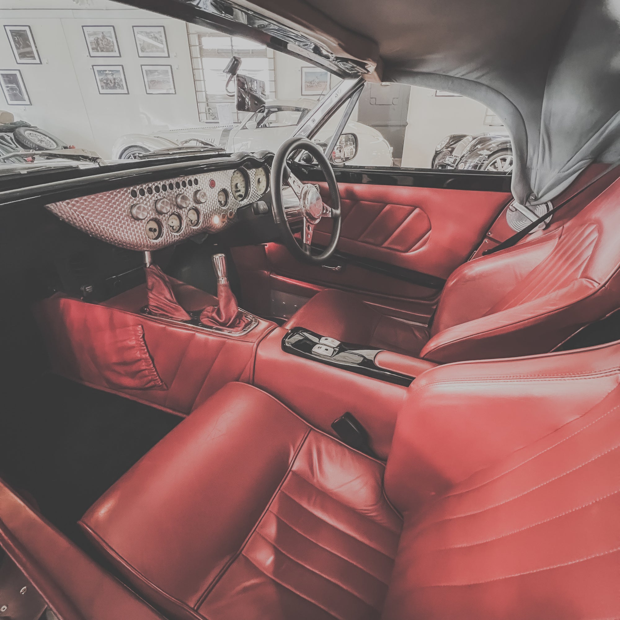 Morgan Aero 8 MK1 4.4 V8 Manual - Champagne Silver