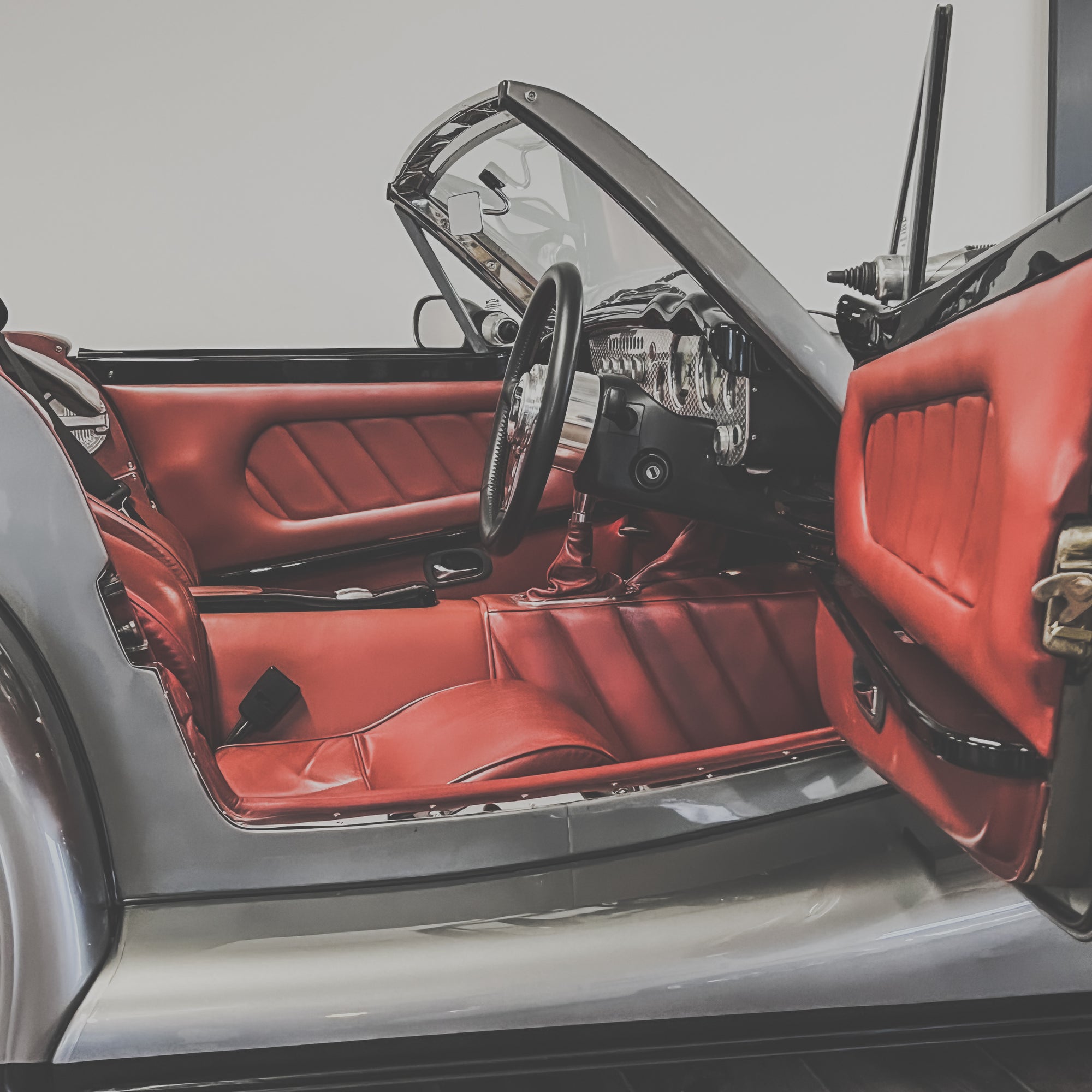 Morgan Aero 8 MK1 4.4 V8 Manual - Champagne Silver