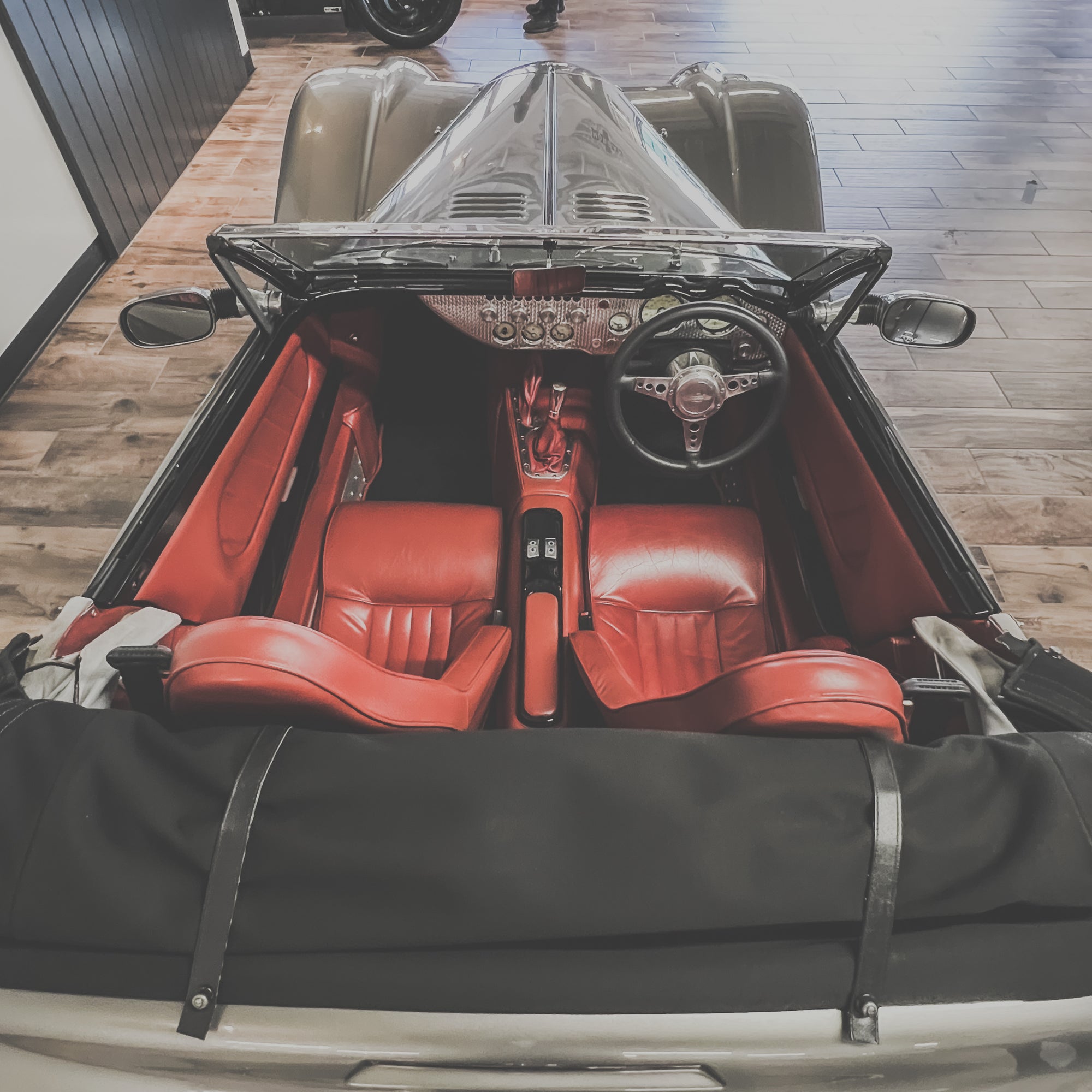 Morgan Aero 8 MK1 4.4 V8 Manual - Champagne Silver