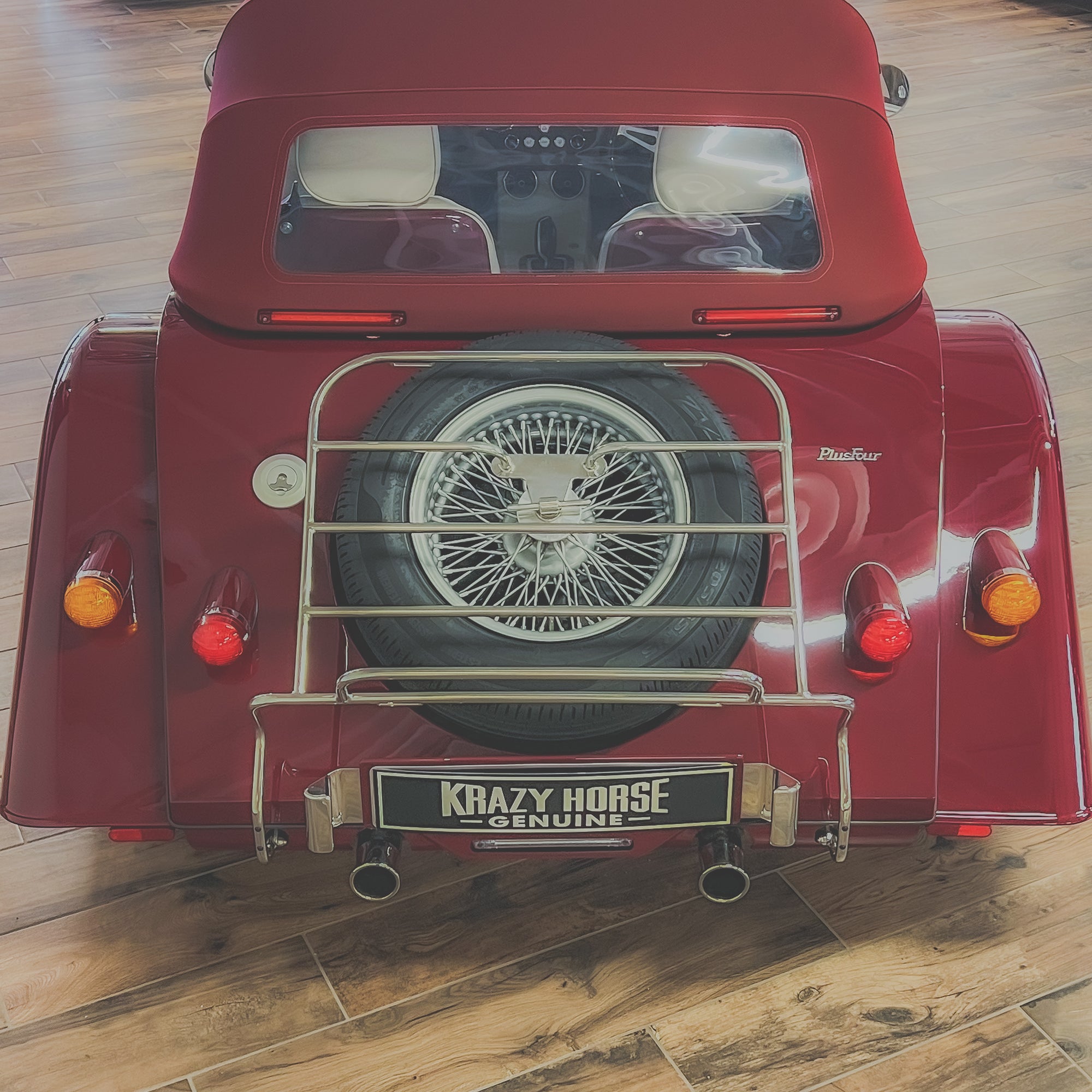 Morgan Plus Four - Delage Rouge