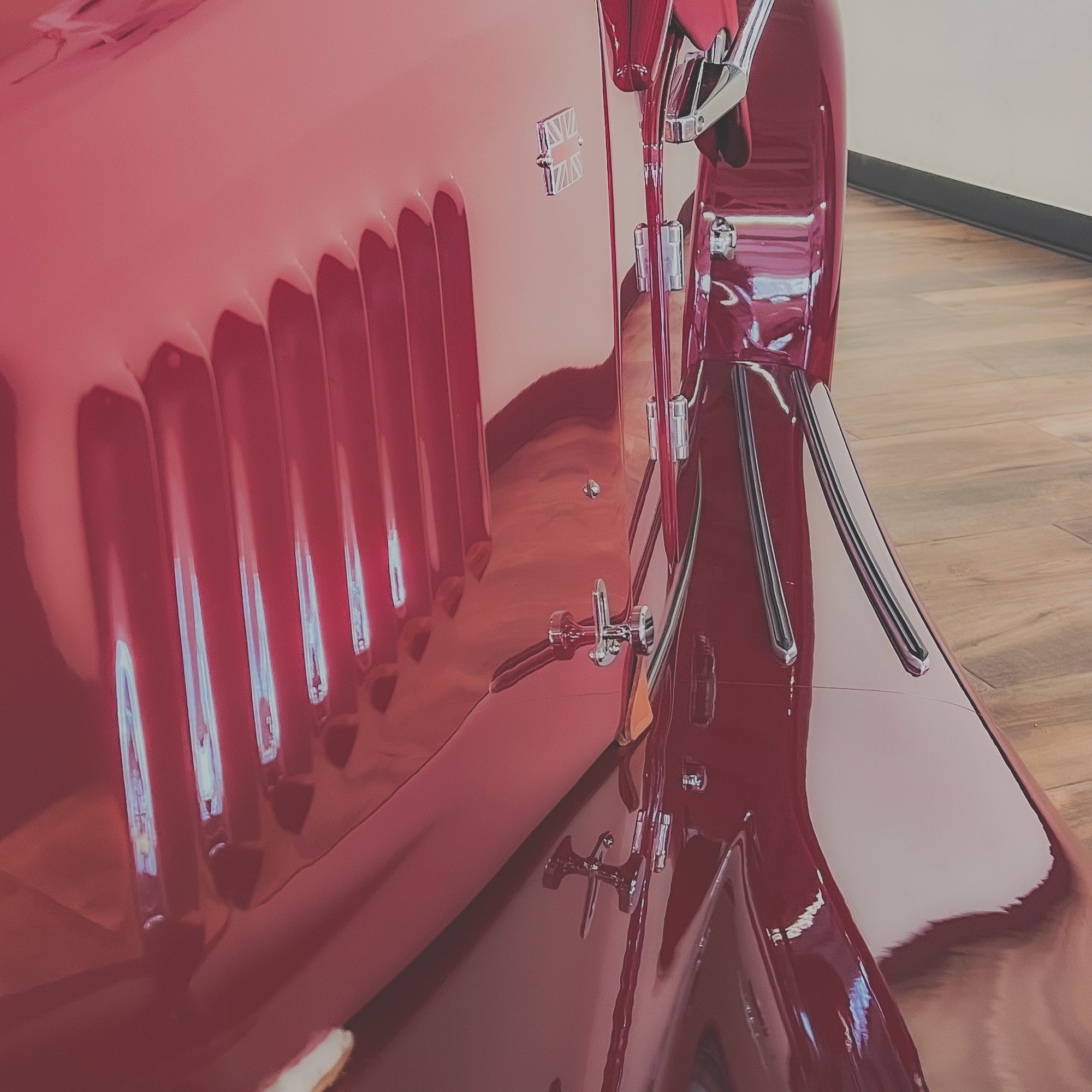 Morgan Plus Four - Delage Rouge