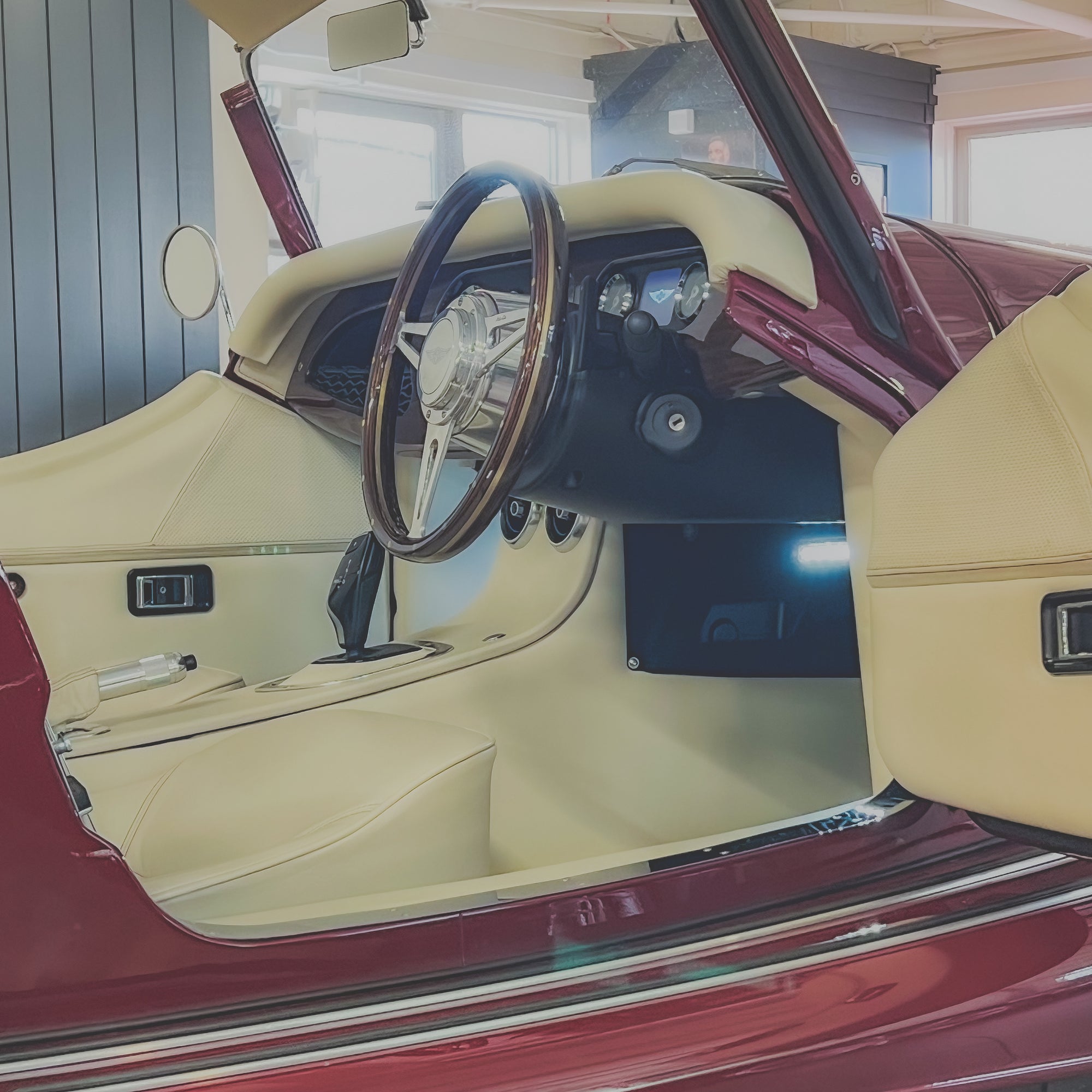 Morgan Plus Four - Delage Rouge