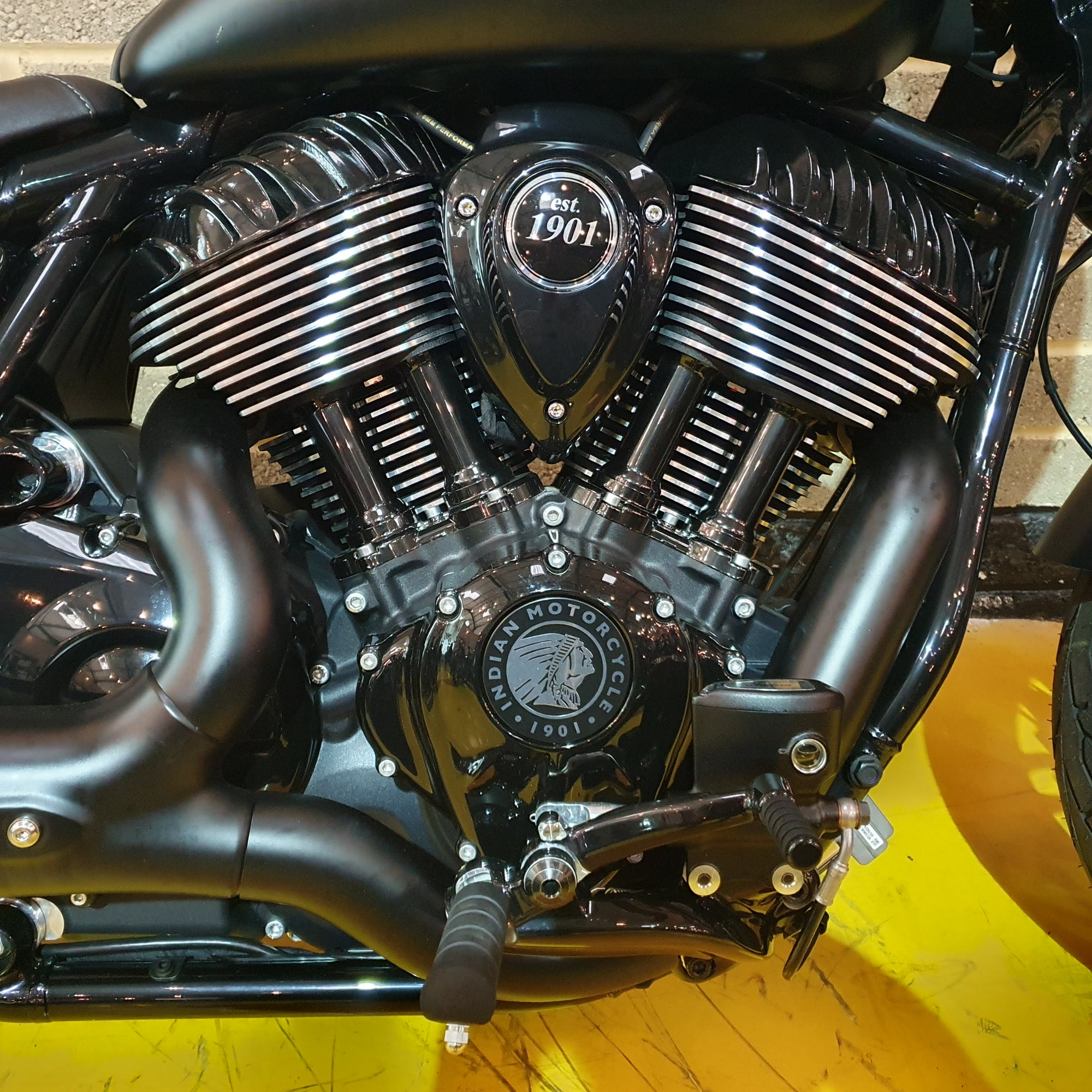 Indian Sport Chief - Black Smoke - PreLoved