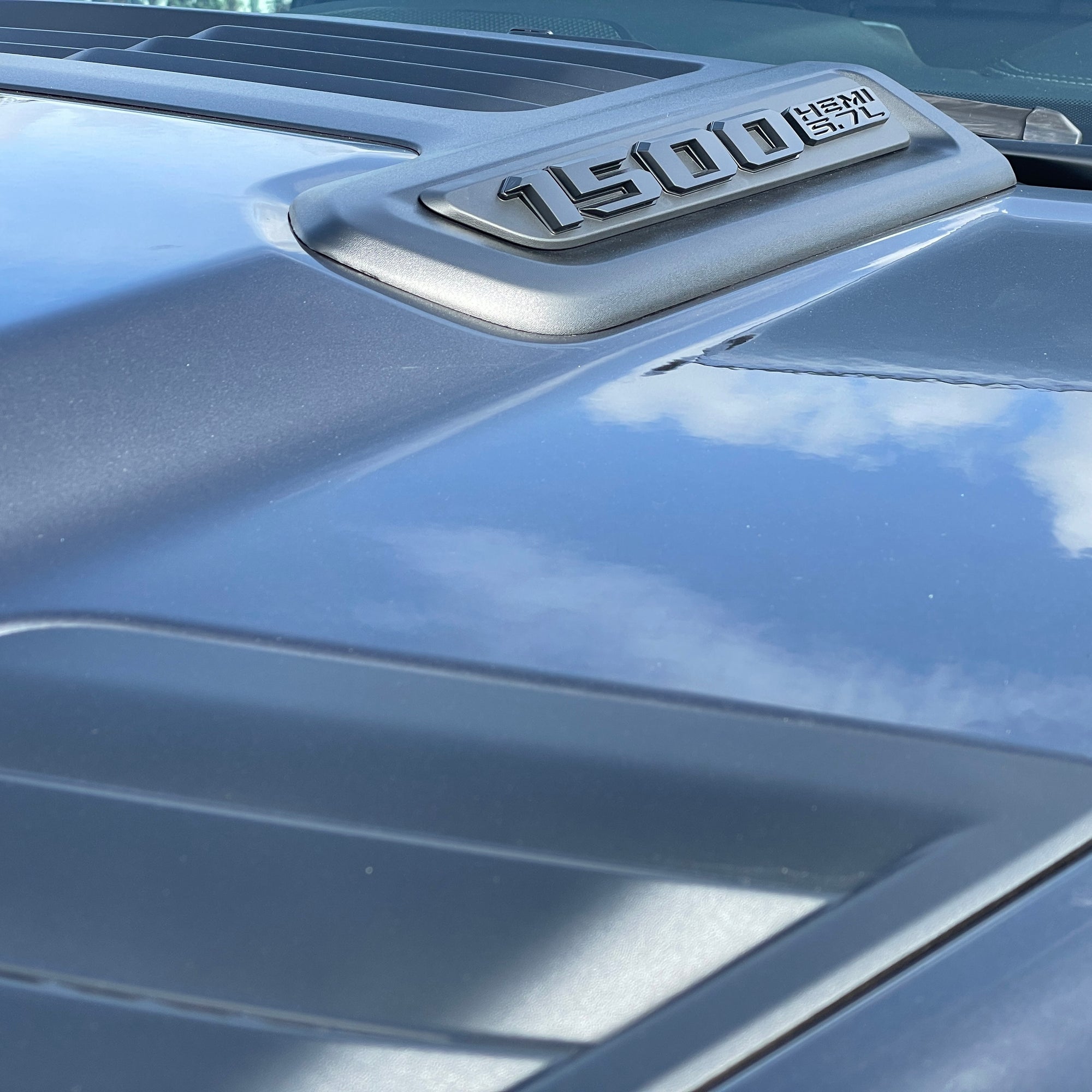 2023 RAM 1500 LARAMIE SPORT CREW CAB - GRANITE CRYSTAL WITH BLACK