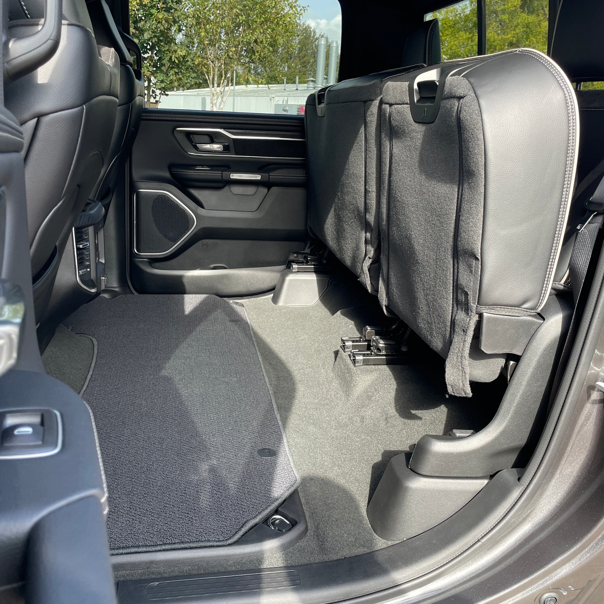 2023 RAM 1500 LARAMIE SPORT CREW CAB - GRANITE CRYSTAL WITH BLACK