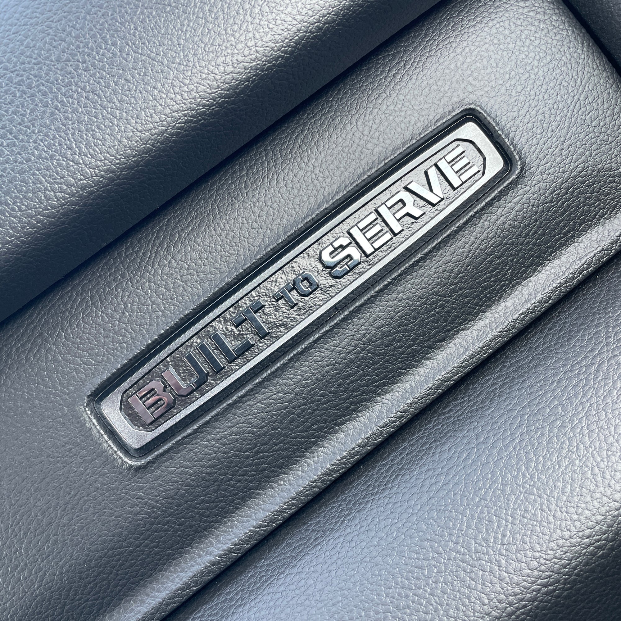 2023 RAM 1500 BIGHORN BUILT-TO-SERVE CREW CAB - HYDRO BLUE WITH BLACK