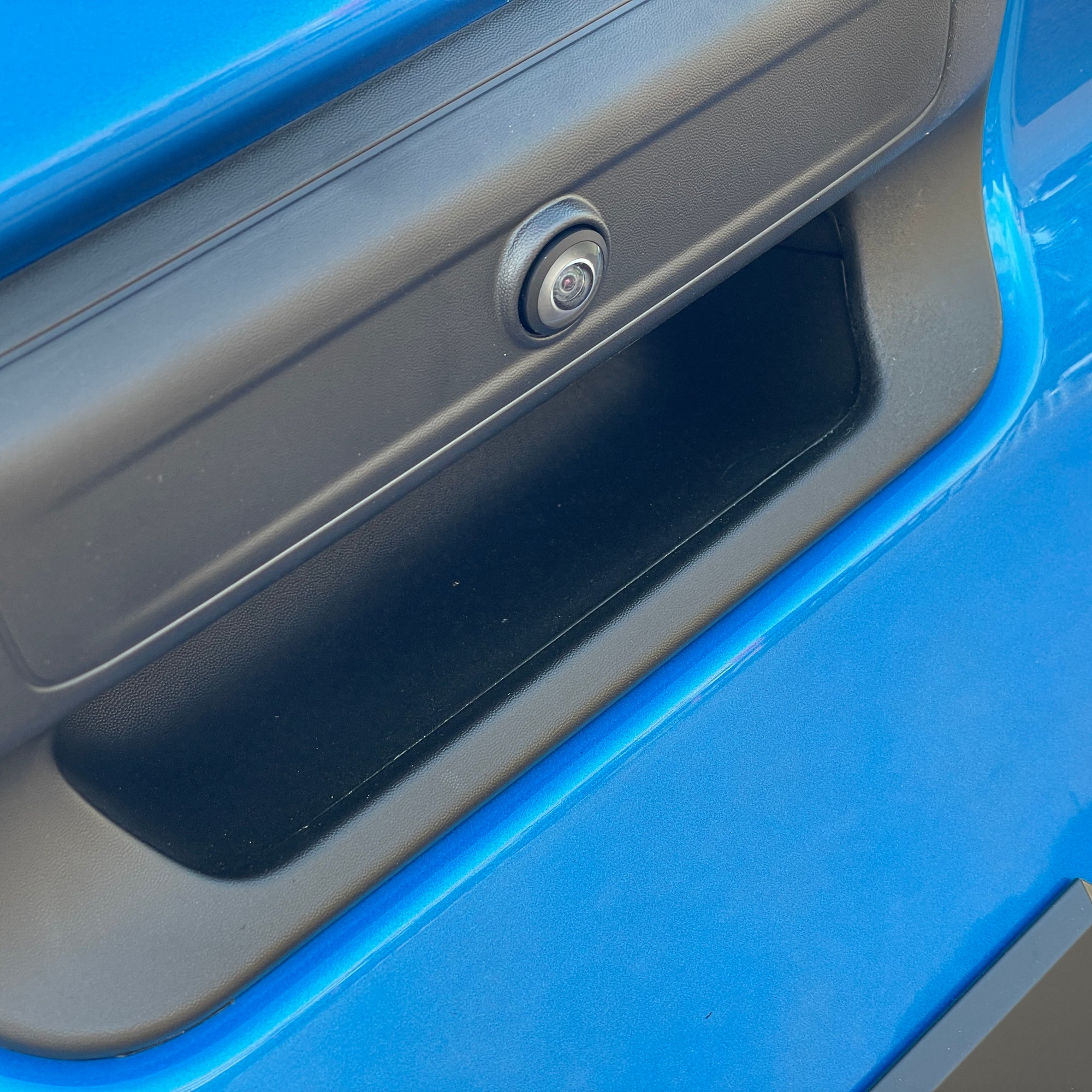 2023 RAM 1500 BIGHORN BUILT-TO-SERVE CREW CAB - HYDRO BLUE WITH BLACK