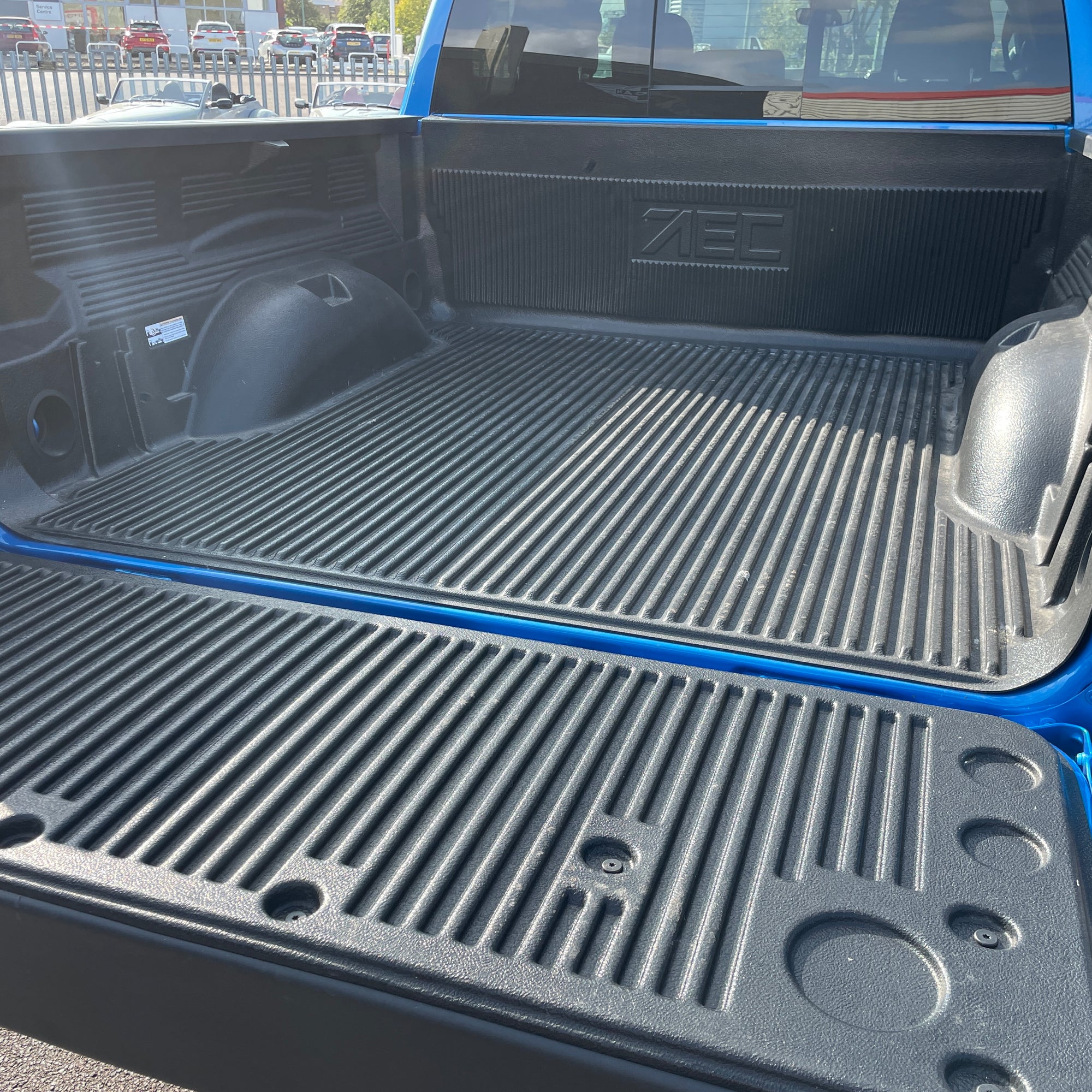 2023 RAM 1500 BIGHORN BUILT-TO-SERVE CREW CAB - HYDRO BLUE WITH BLACK