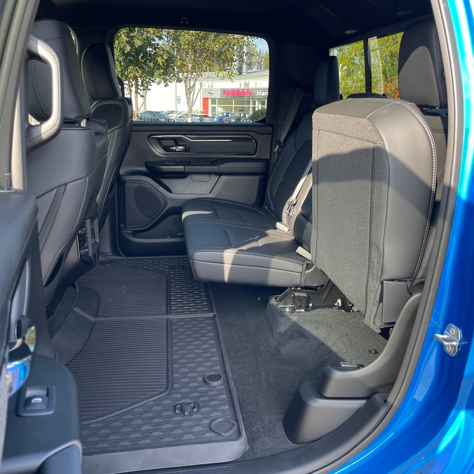 2023 RAM 1500 BIGHORN BUILT-TO-SERVE CREW CAB - HYDRO BLUE WITH BLACK
