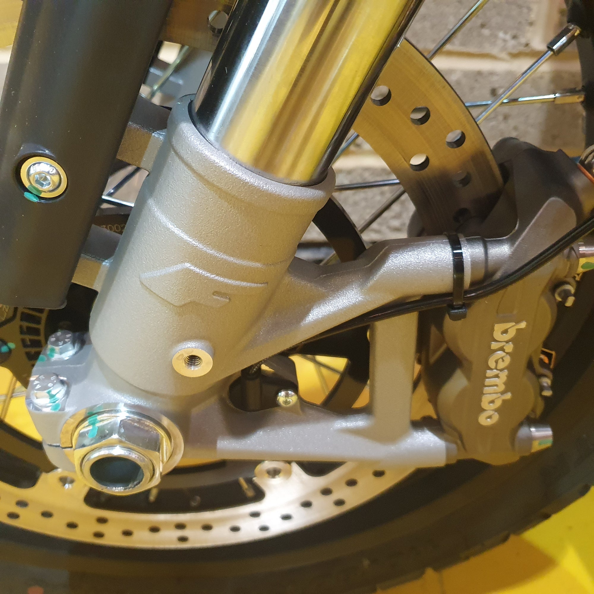 Fantic Caballero 700 - Pure Red