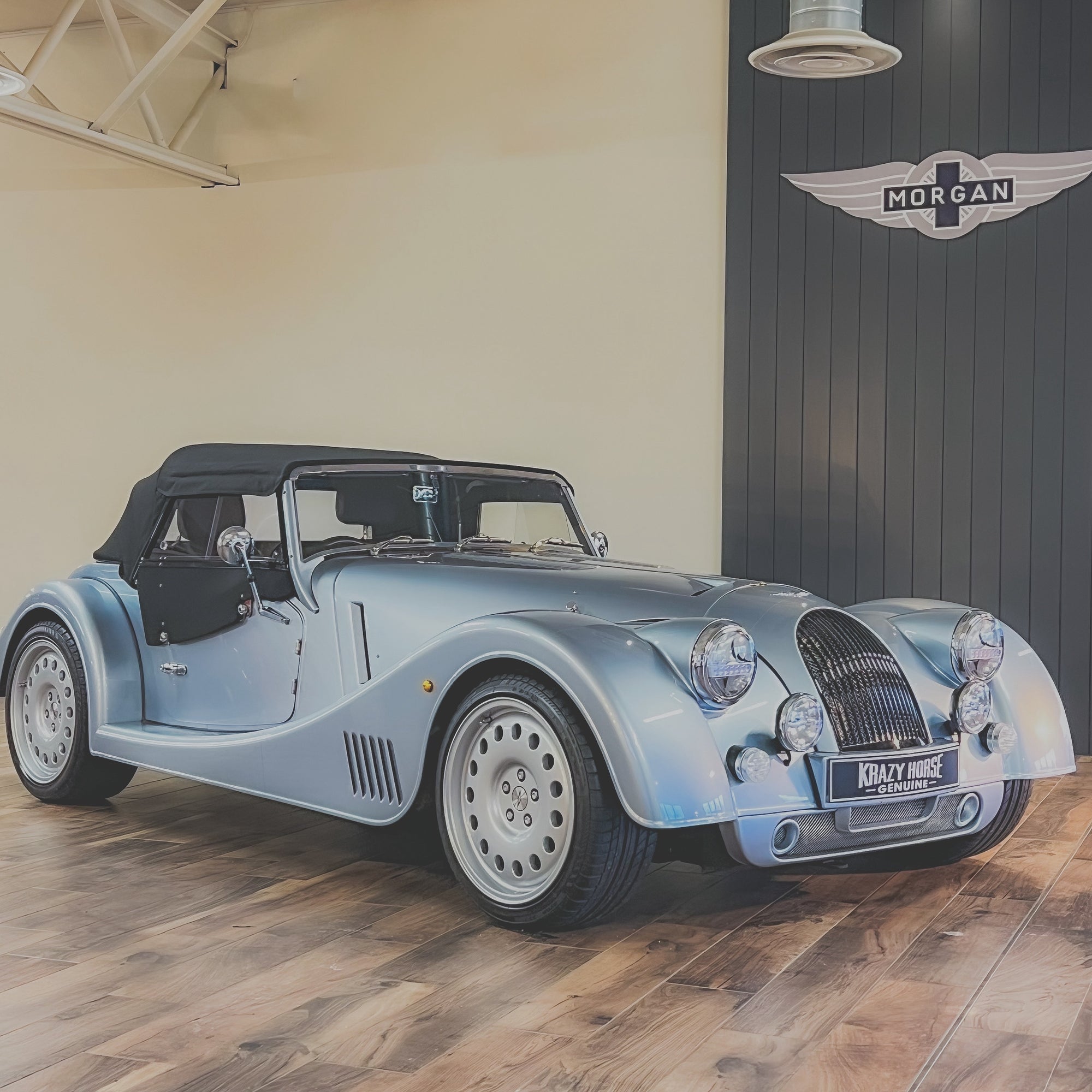 Morgan Plus SIX  3.0 Straight 6 Turbo -   Liquid Blue Chrome