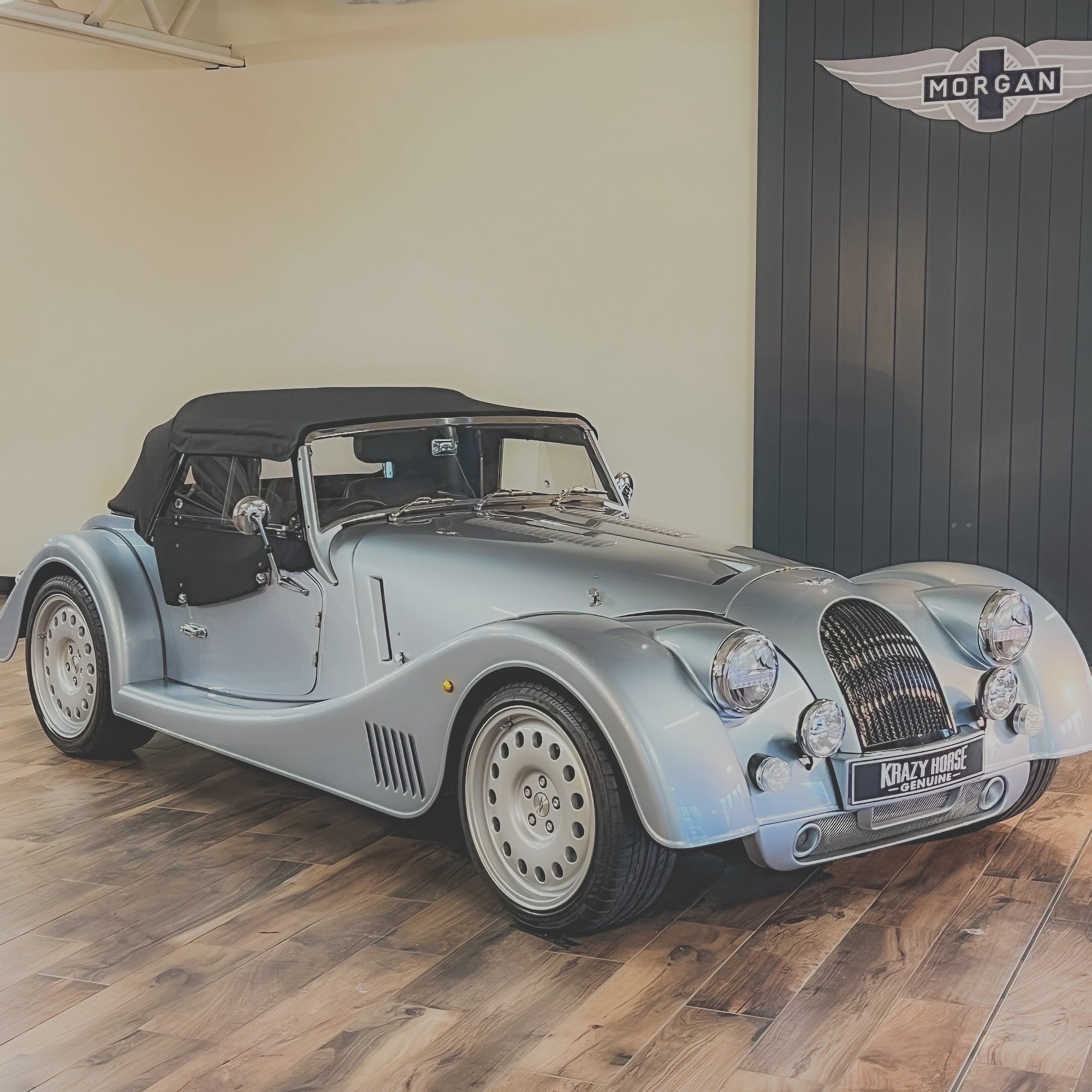 Morgan Plus SIX  3.0 Straight 6 Turbo -   Liquid Blue Chrome