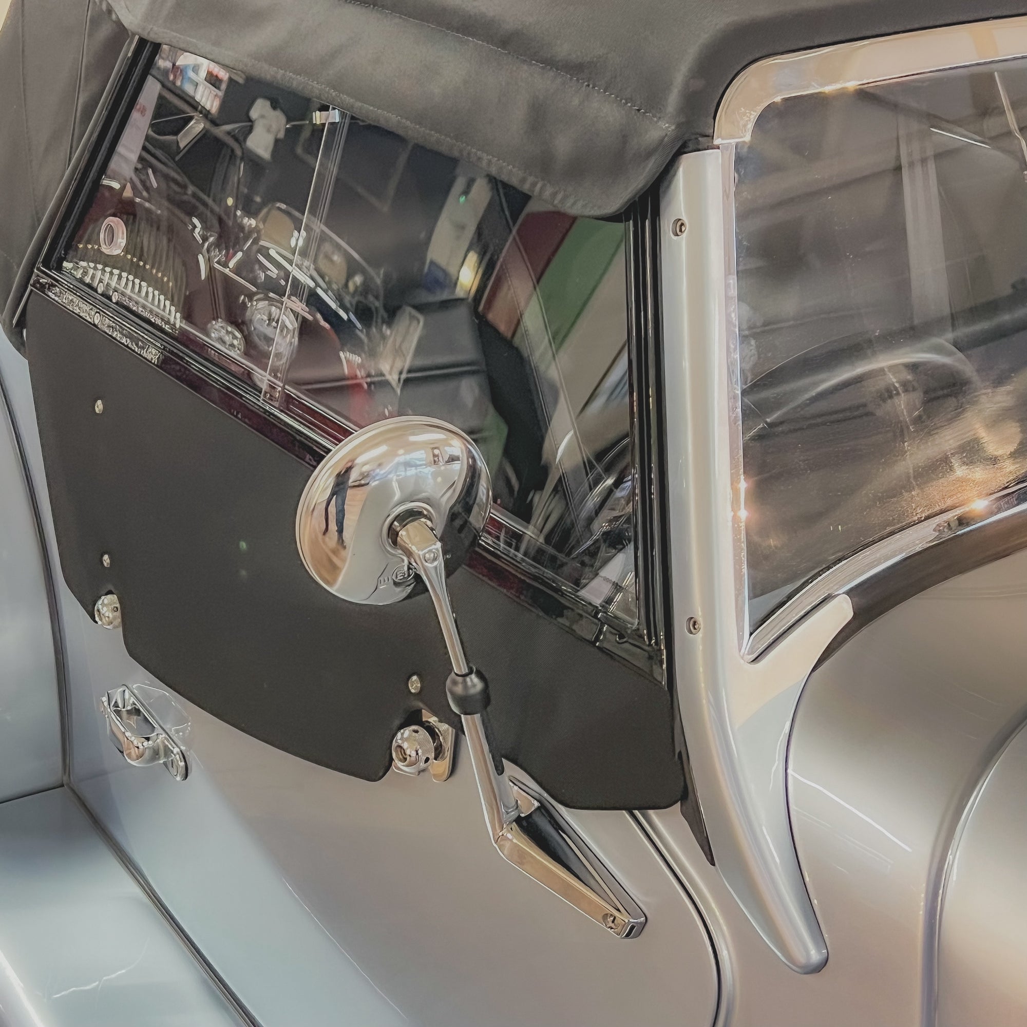 Morgan Plus SIX  3.0 Straight 6 Turbo -   Liquid Blue Chrome