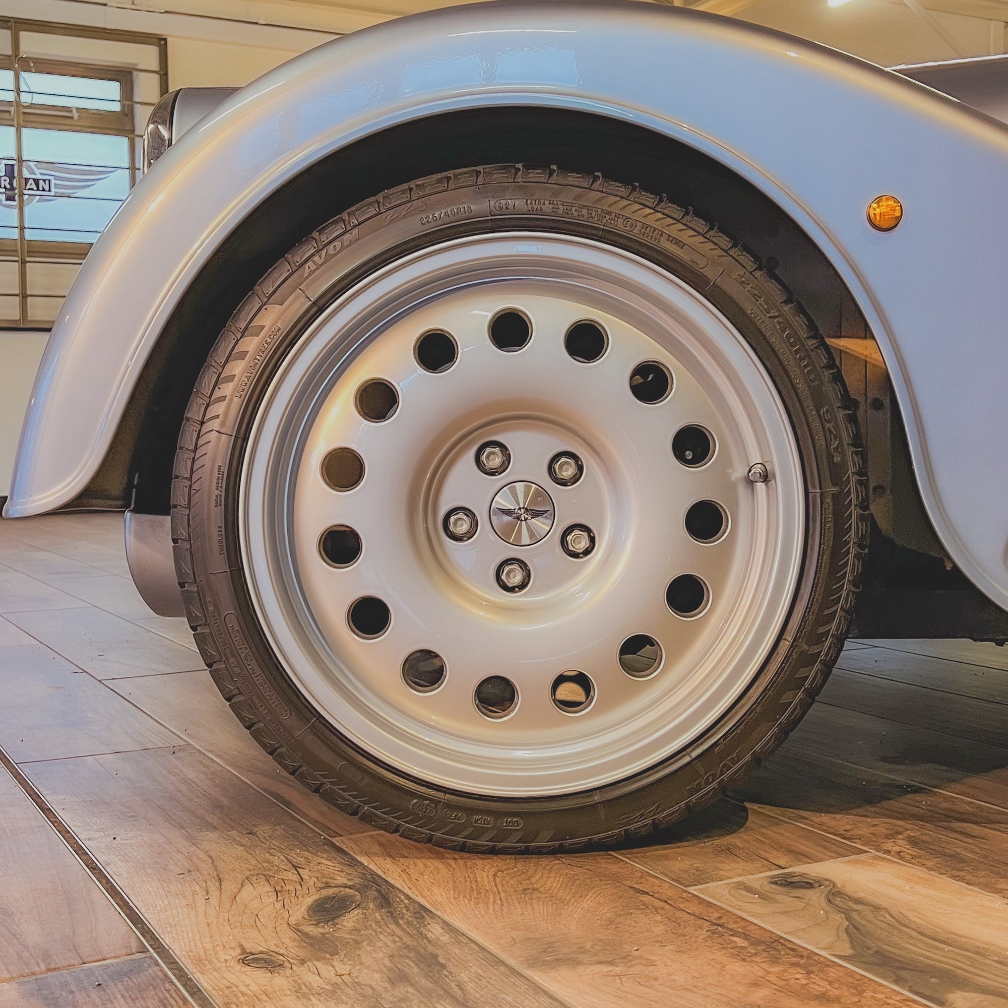 Morgan Plus SIX  3.0 Straight 6 Turbo -   Liquid Blue Chrome